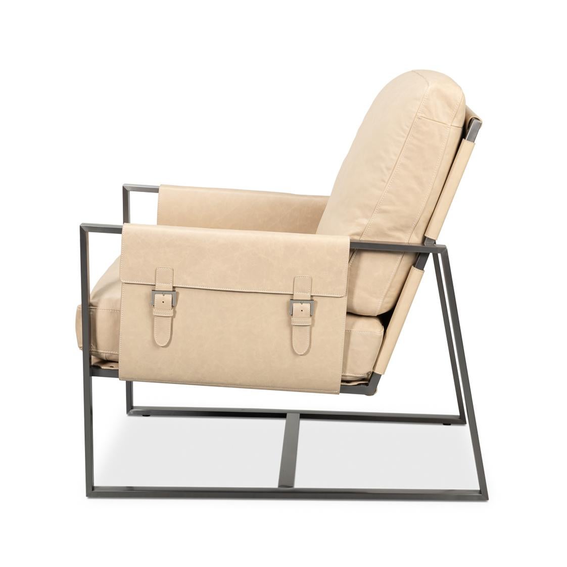 Industriel Chaise d'appoint en cuir ivoire en vente