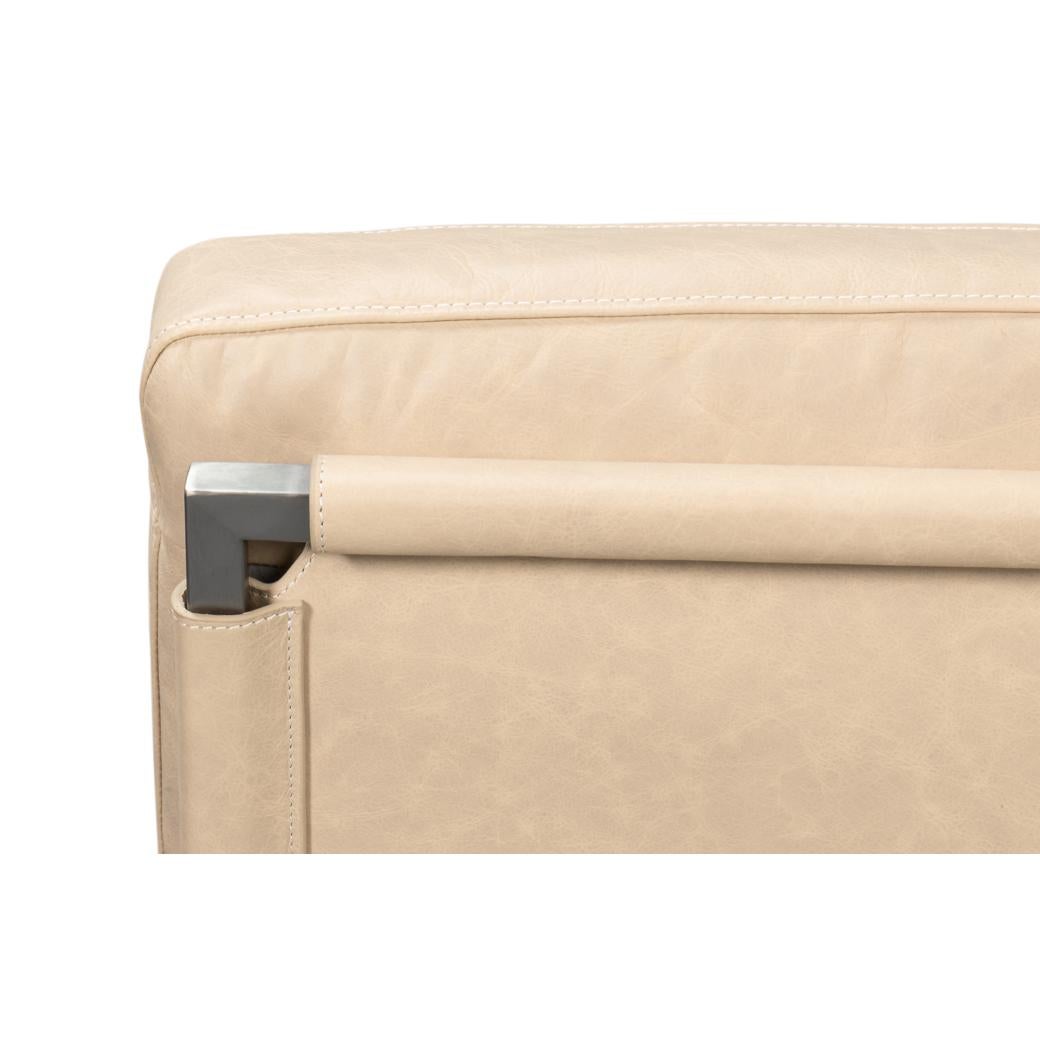 Métal Chaise d'appoint en cuir ivoire en vente