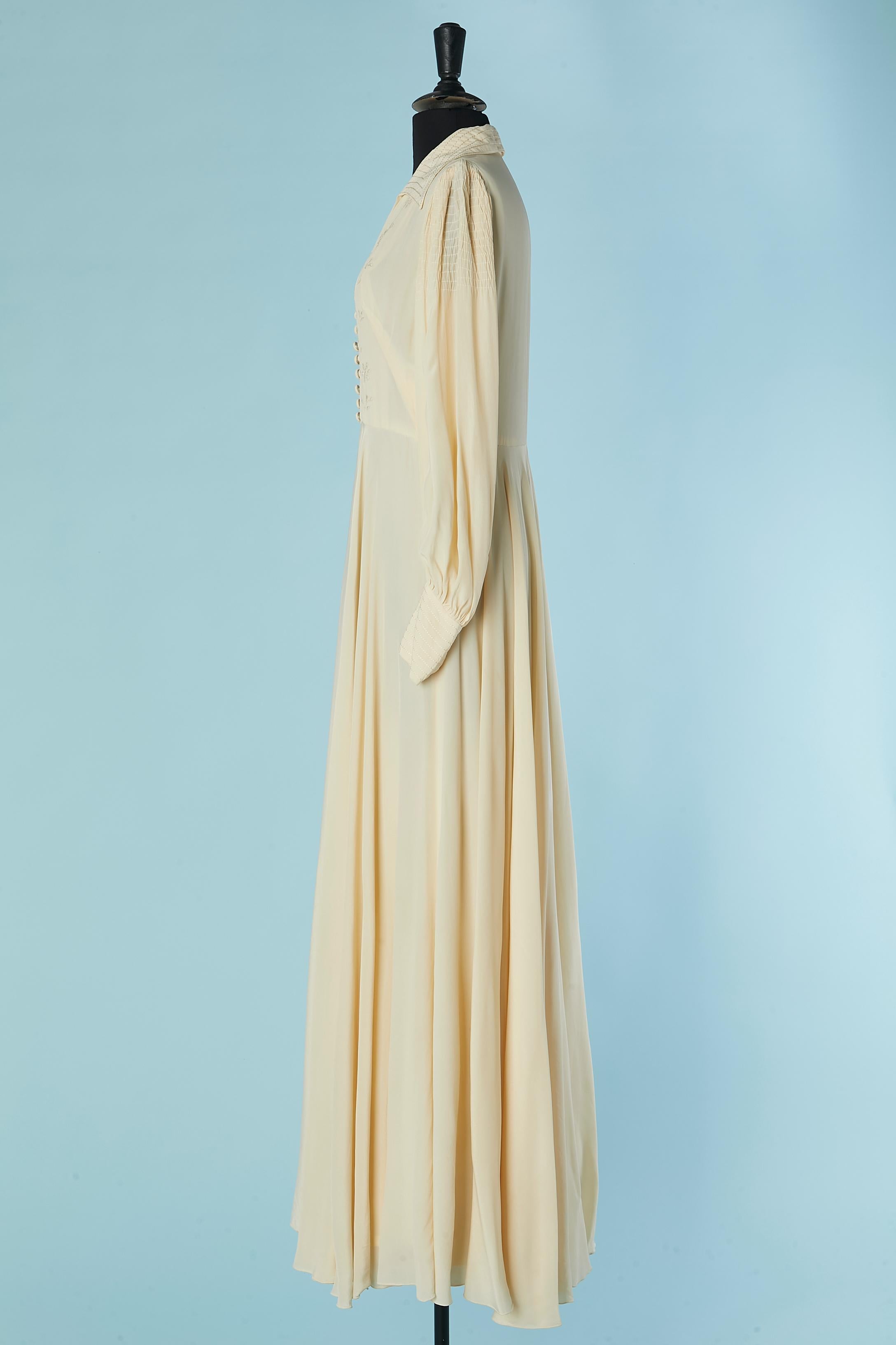 Ivory long silk dress with threads embroideries and top-stitching Circa 1970's For Sale 1