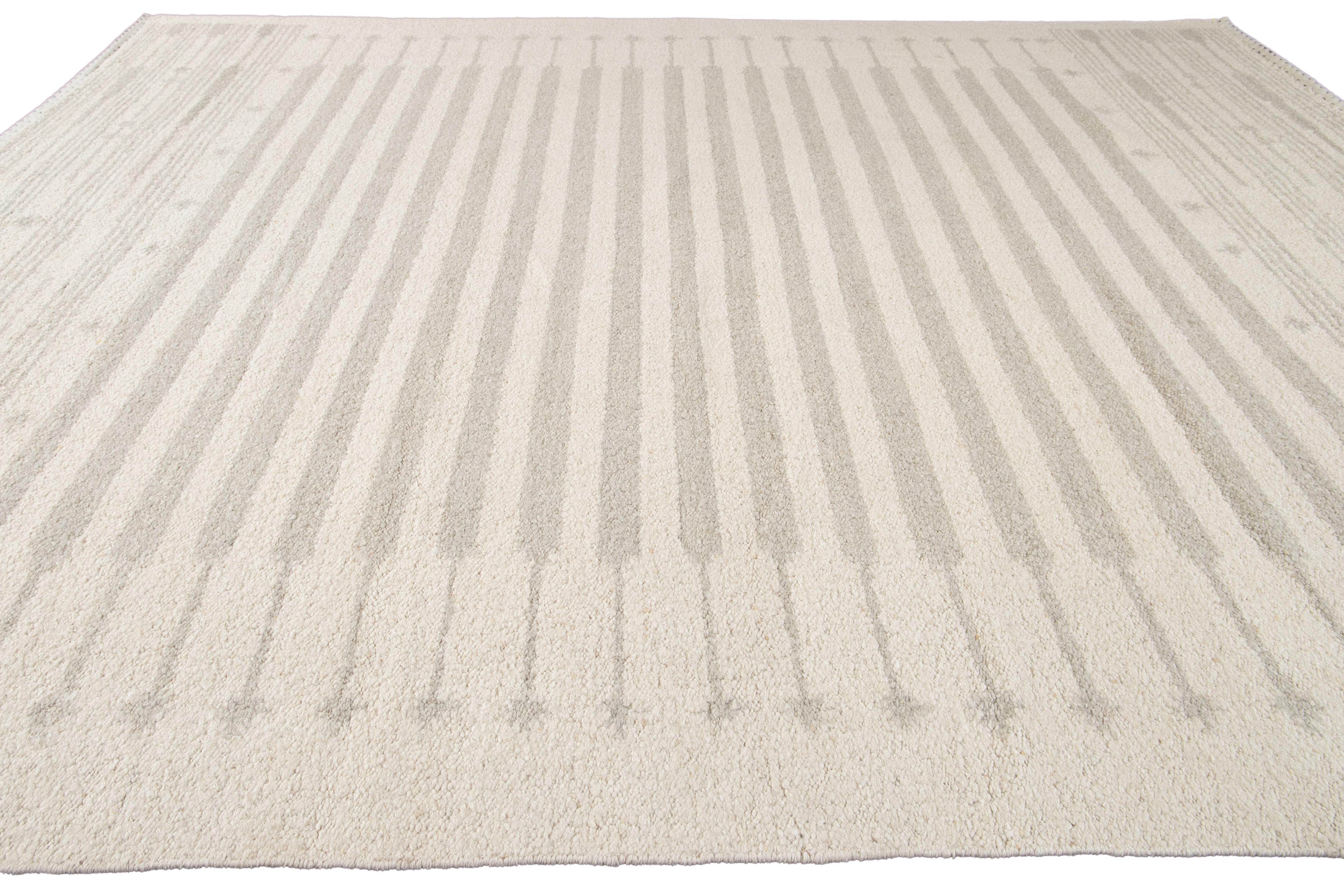 Ivory Modern Moroccan Style Handmade Wool Rug In New Condition For Sale In Norwalk, CT