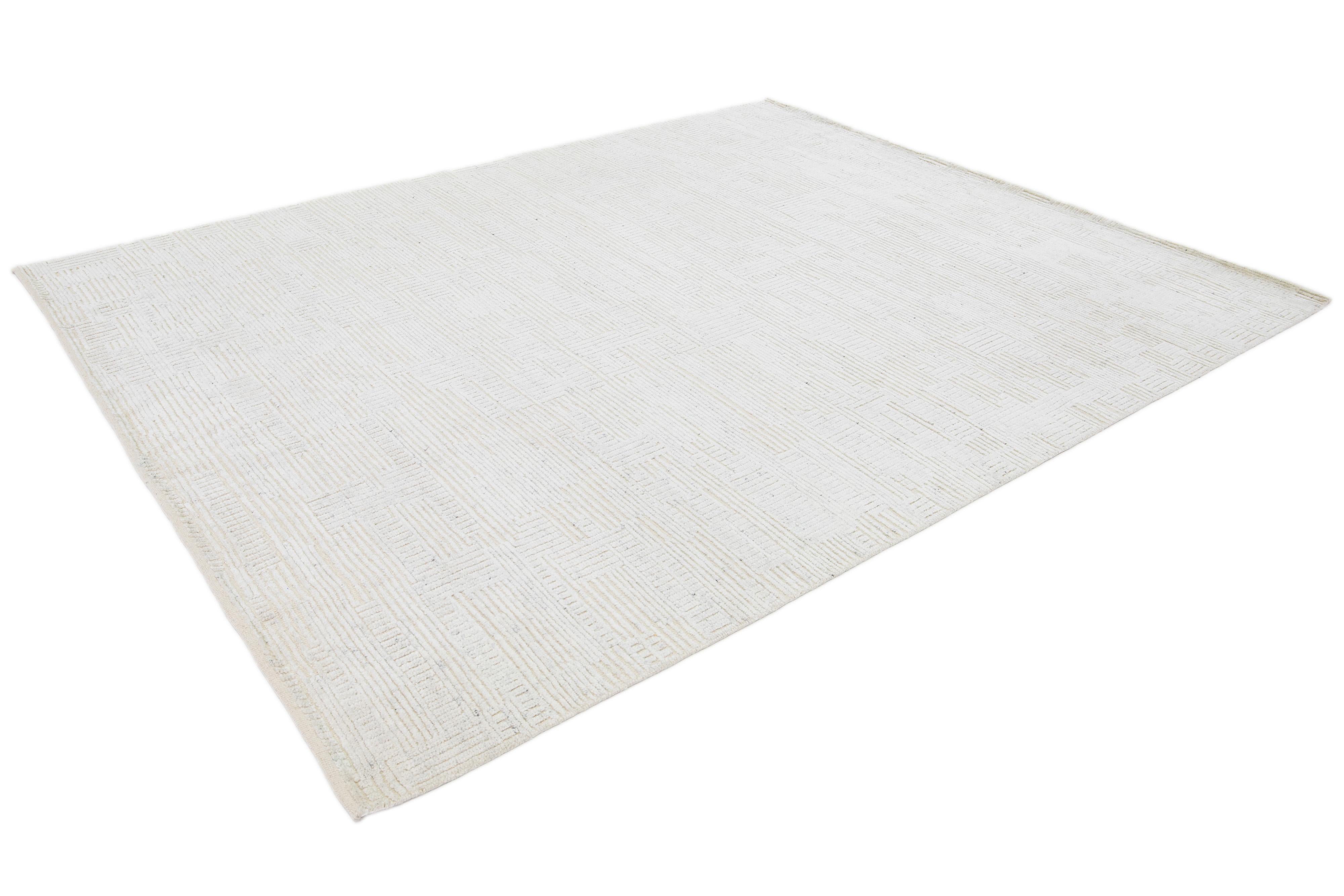 Contemporary Ivory Modern Moroccan Style Wool Rug With Geometric Seamless Design For Sale