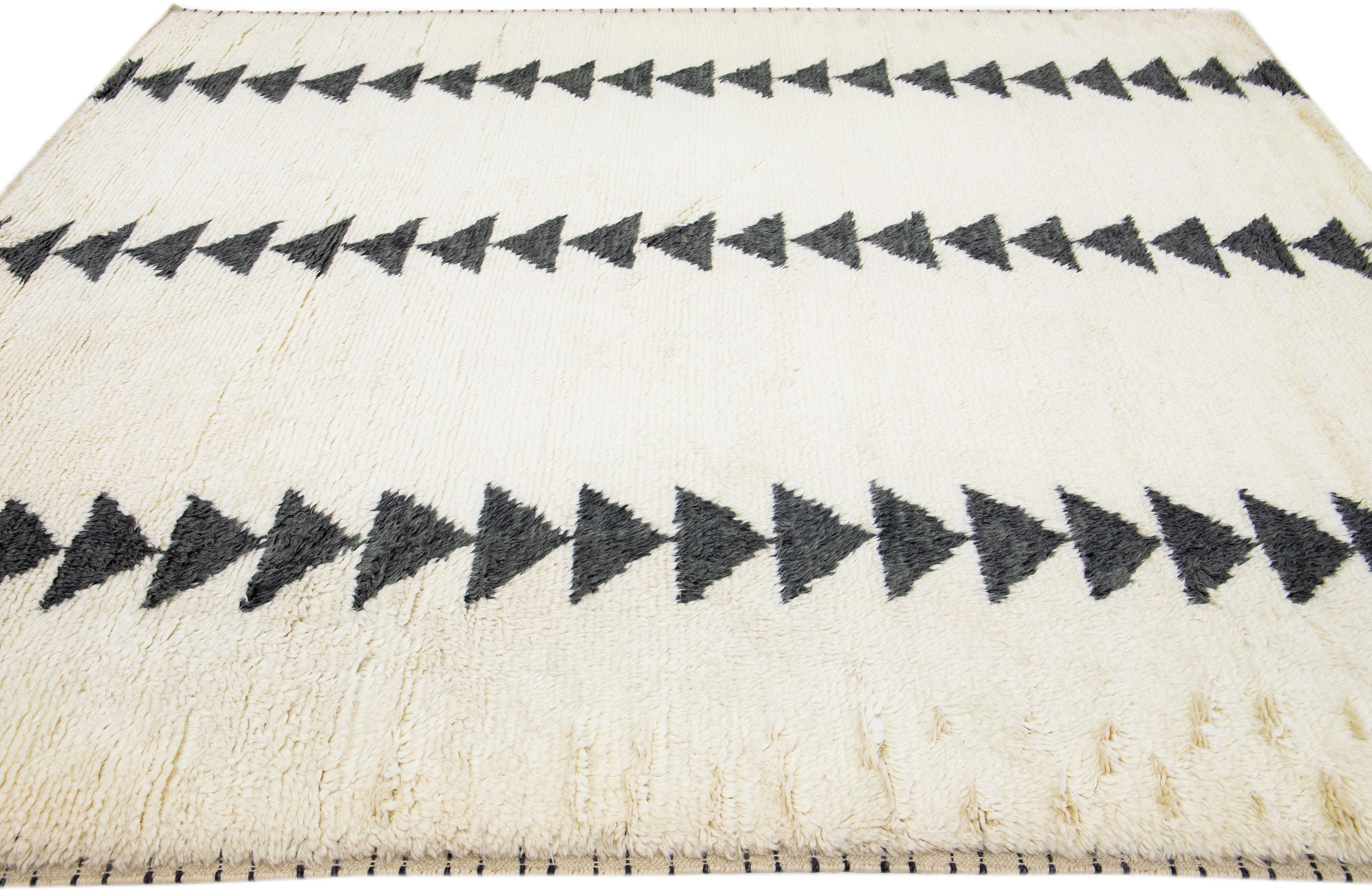 Pakistani Ivory Modern Moroccan Style Wool Rug  with Tribal Pattern For Sale