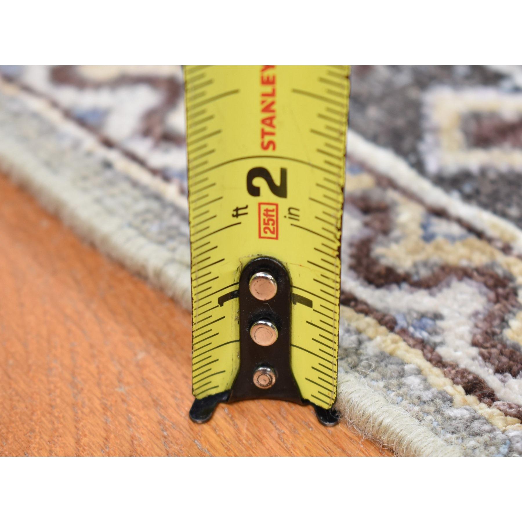 Tapis oriental noué à la main, en soie et laine texturée ivoire à motif moghol 10'1