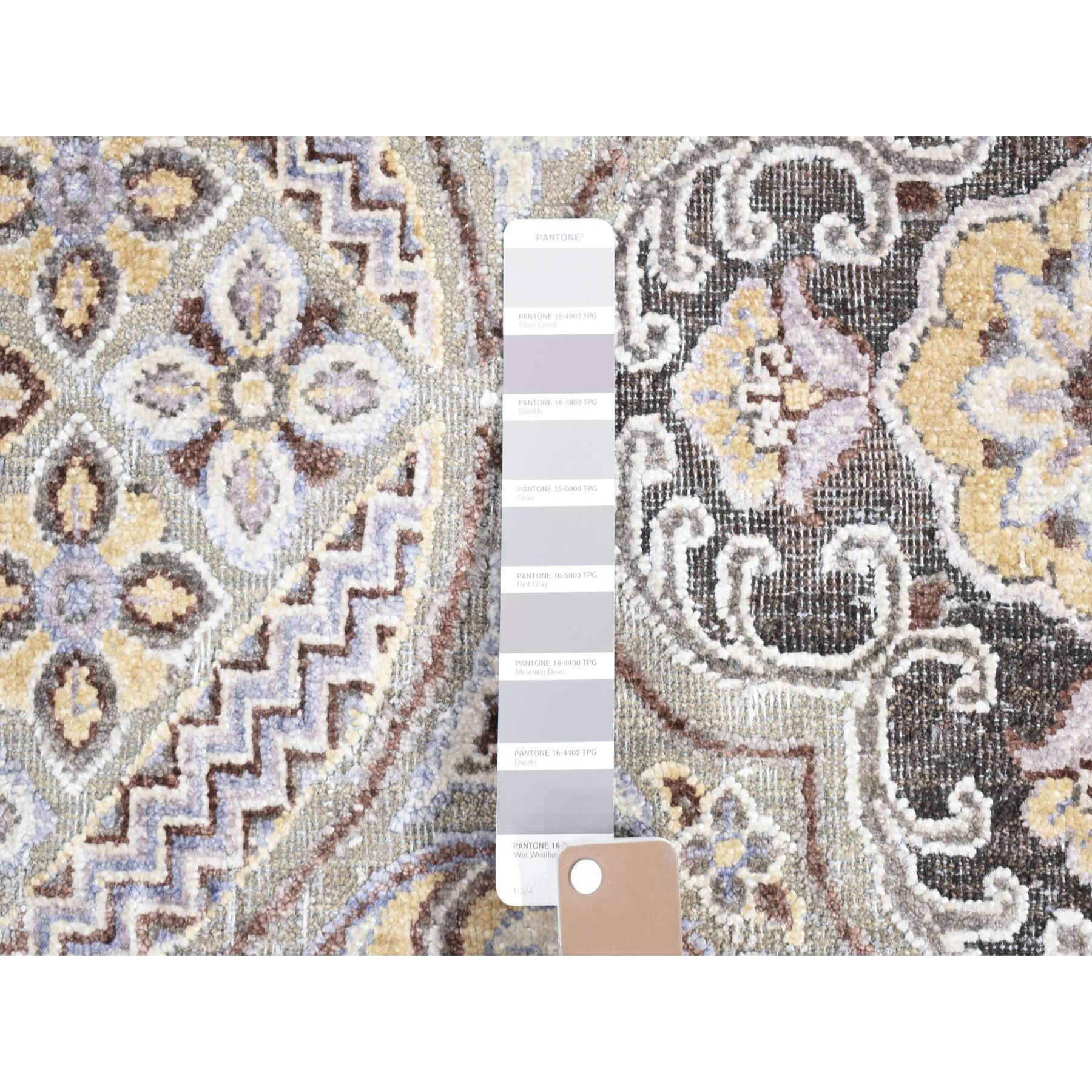 Soie Tapis oriental noué à la main, en soie et laine texturée ivoire à motif moghol 10'1