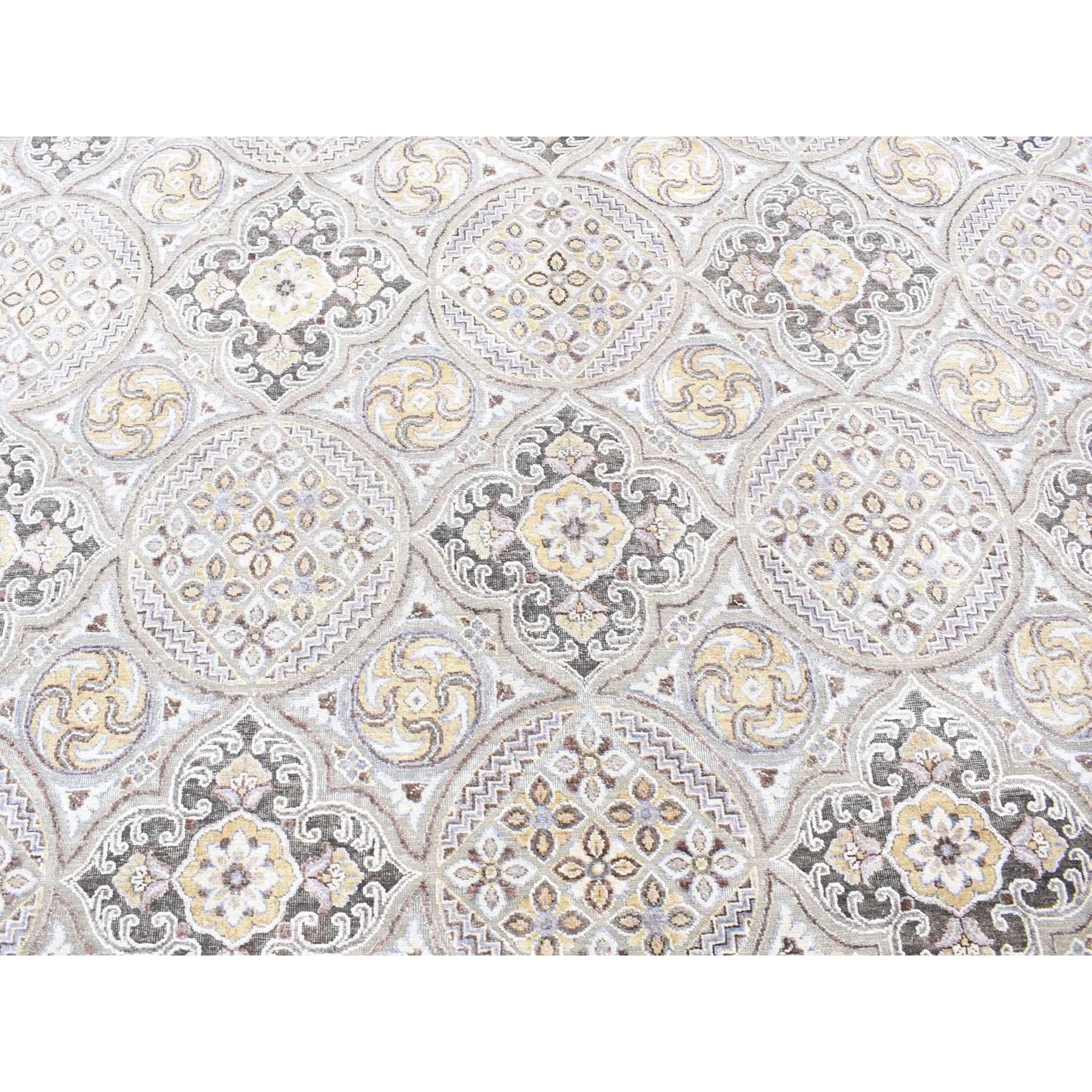 Tapis oriental noué à la main, en soie et laine texturée ivoire à motif moghol 10'1