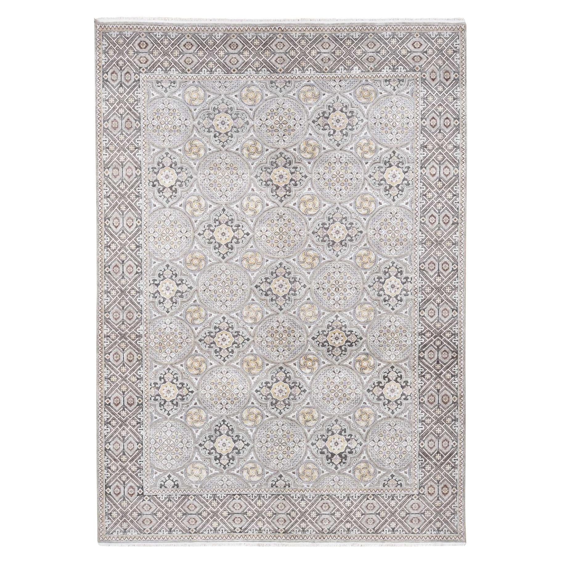 Tapis oriental noué à la main, en soie et laine texturée ivoire à motif moghol 10'1"x14'2" en vente