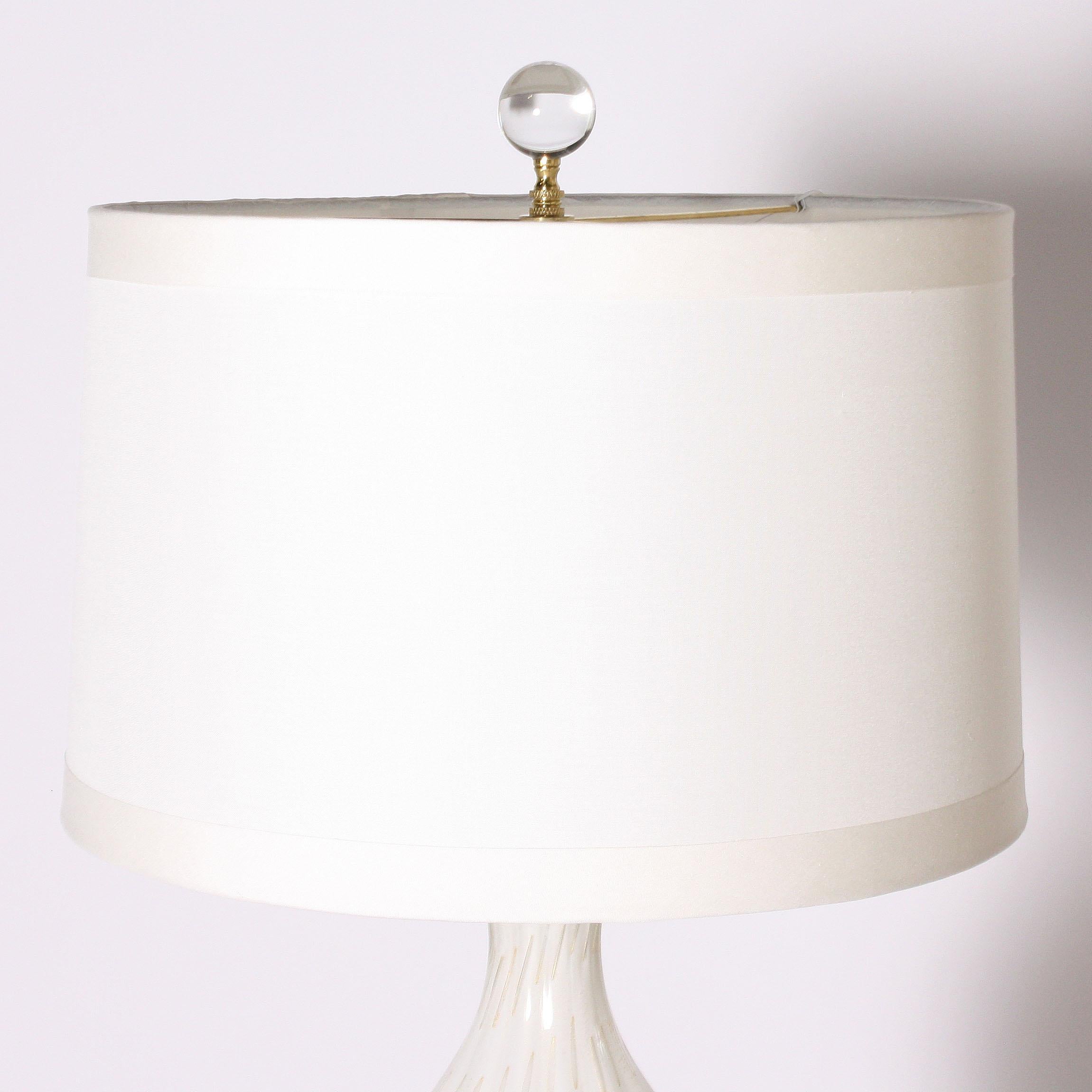 Mid-20th Century Ivory Murano Glass Lamp with Gold Flecks by Dino Martens, circa 1960