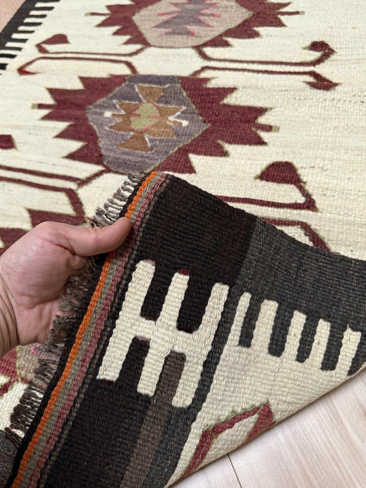 Mut Kilim d'avorio - Tappeto tribale turco a trama piatta in stile Navajo (3'x5') - 1970s in vendita 1
