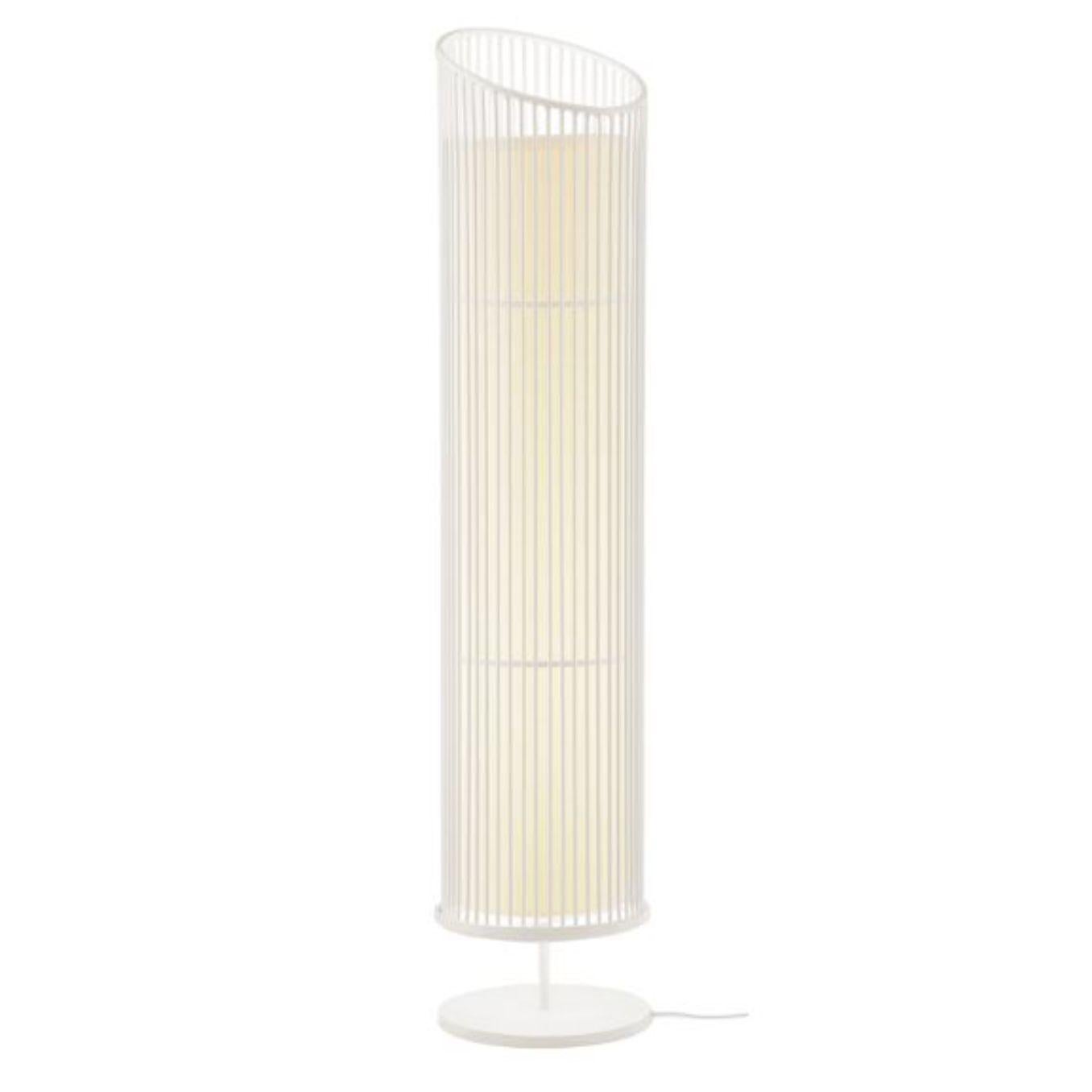 Ivory new spider floor lamp by Dooq.
Dimensions: W 30 x D 30 x H 140 cm.
Materials: lacquered metal, polished or brushed metal.
abat-jour: cotton
Also available in different colors and materials. 

Information:
230V/50Hz
E27/2x20W