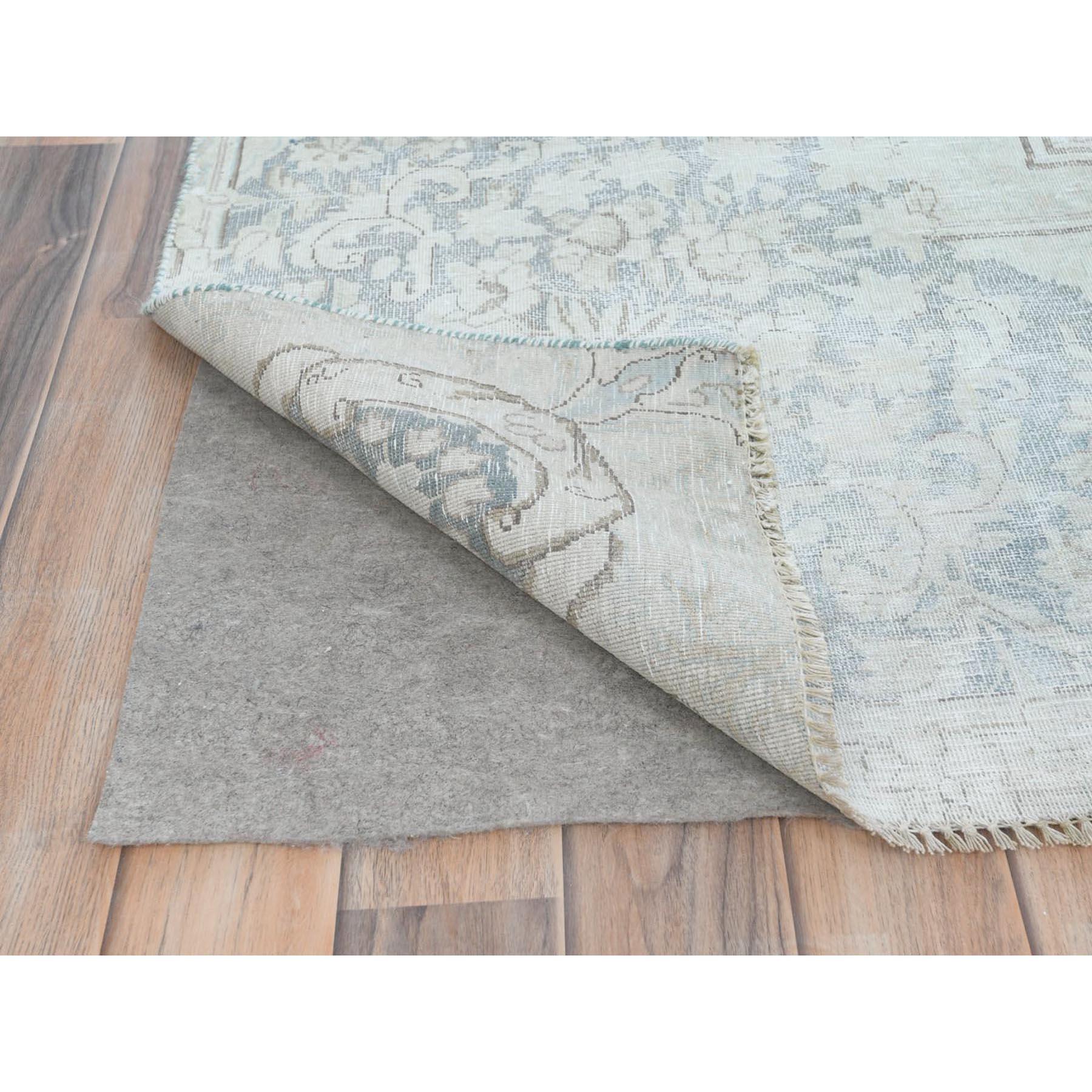 Ivory Old Persian Kerman Shabby Chic Hand Knotted Worn Wool Distressed Rug In Good Condition For Sale In Carlstadt, NJ