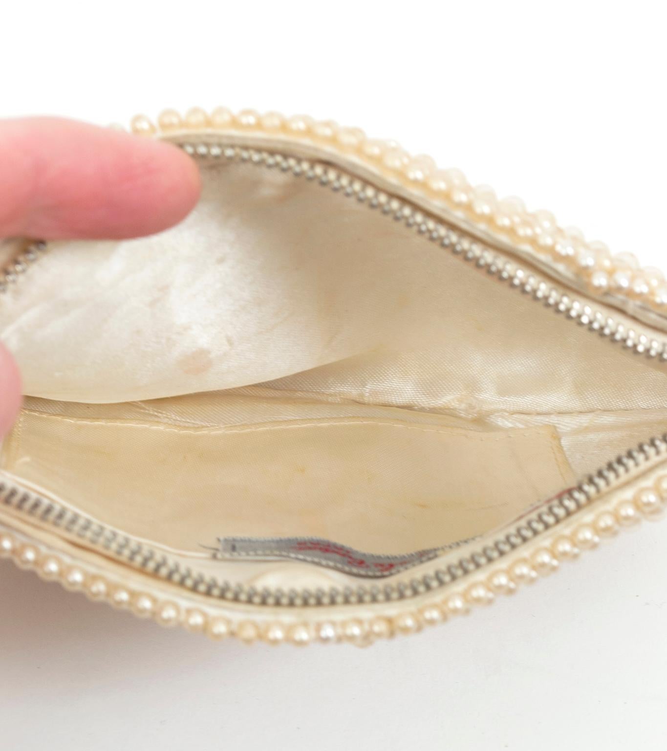 Ivory Pavé Pearl Bead Oval Wedding or Evening Clutch Purse, Japan – 1950s For Sale 2