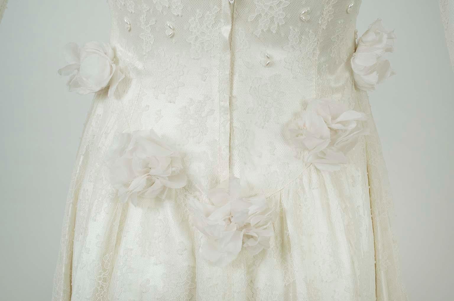 Ivory Pearl and Lace Graduated-Length Wedding Gown w Rose Bustle – XS, 1950s For Sale 5