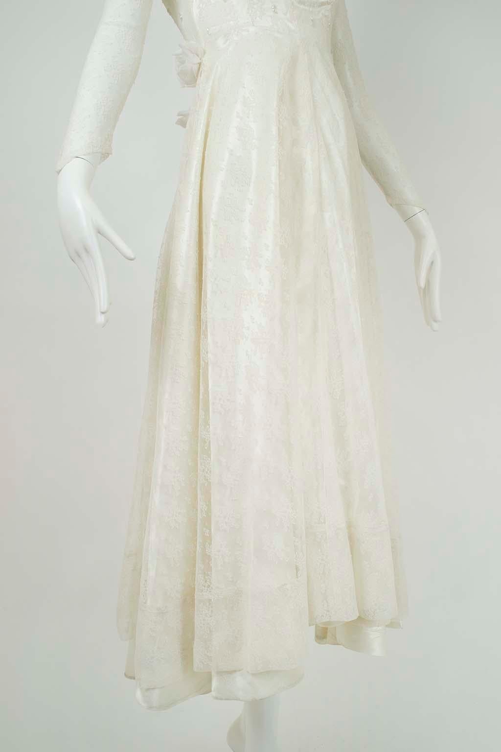 Robe de mariée en perles et dentelle ivoire avec buste rose - XS, années 1950 en vente 10