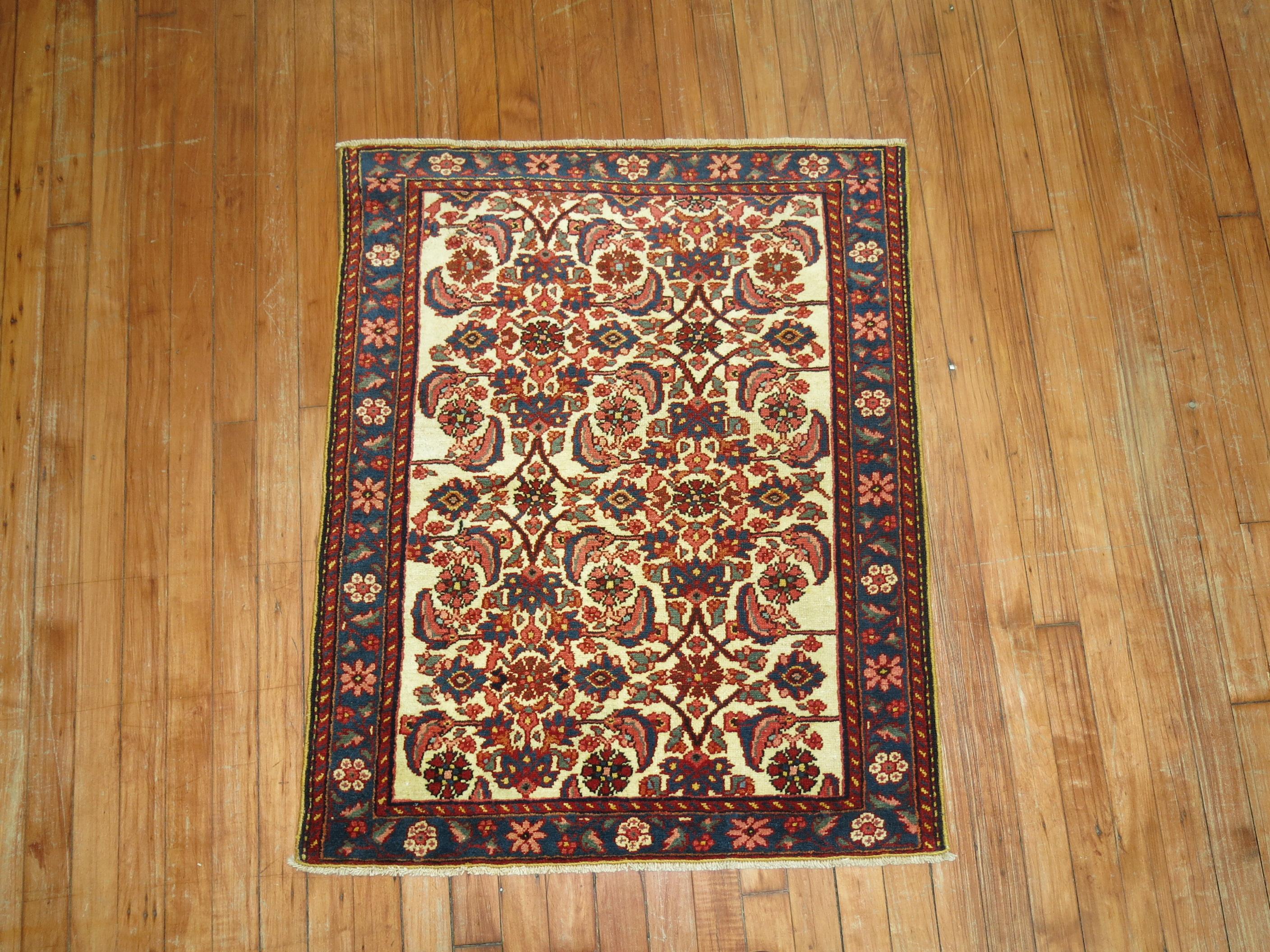 Persischer Farahan-Wandteppich in Elfenbein (Tabriz) im Angebot