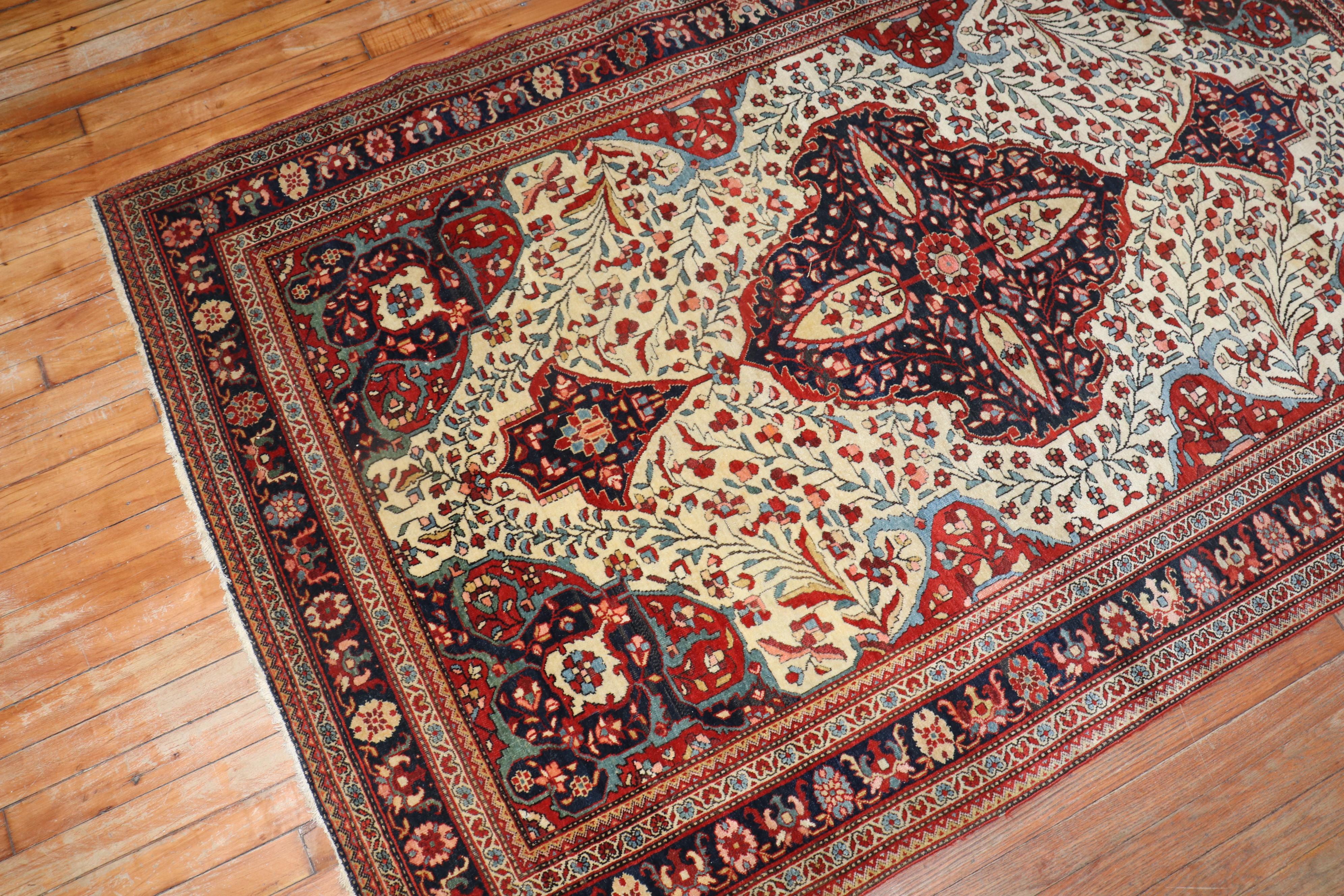 Ivory Persian Sarouk Ferehan Rug In Good Condition For Sale In New York, NY