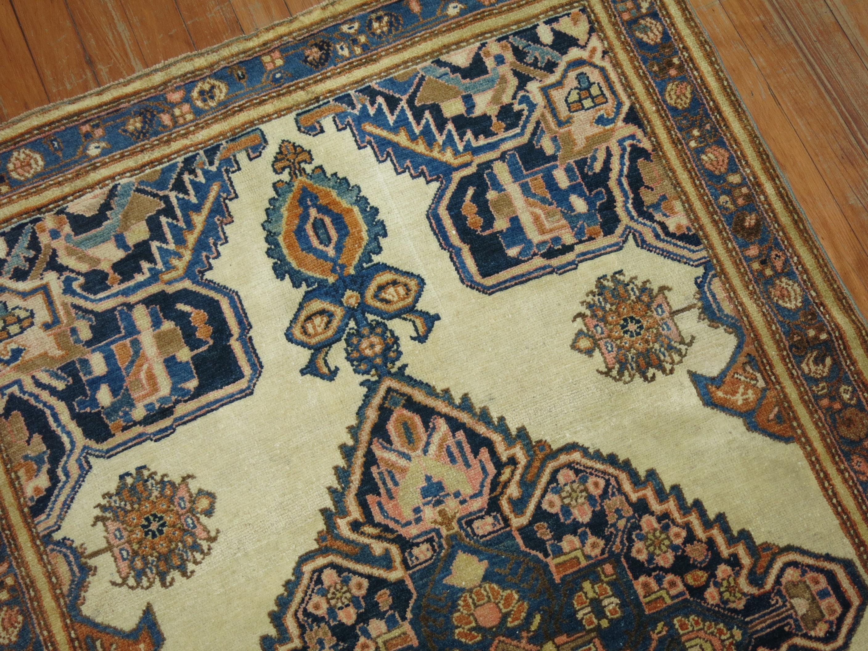 Ivory Persian Sarouk Ferehan Rug In Good Condition For Sale In New York, NY