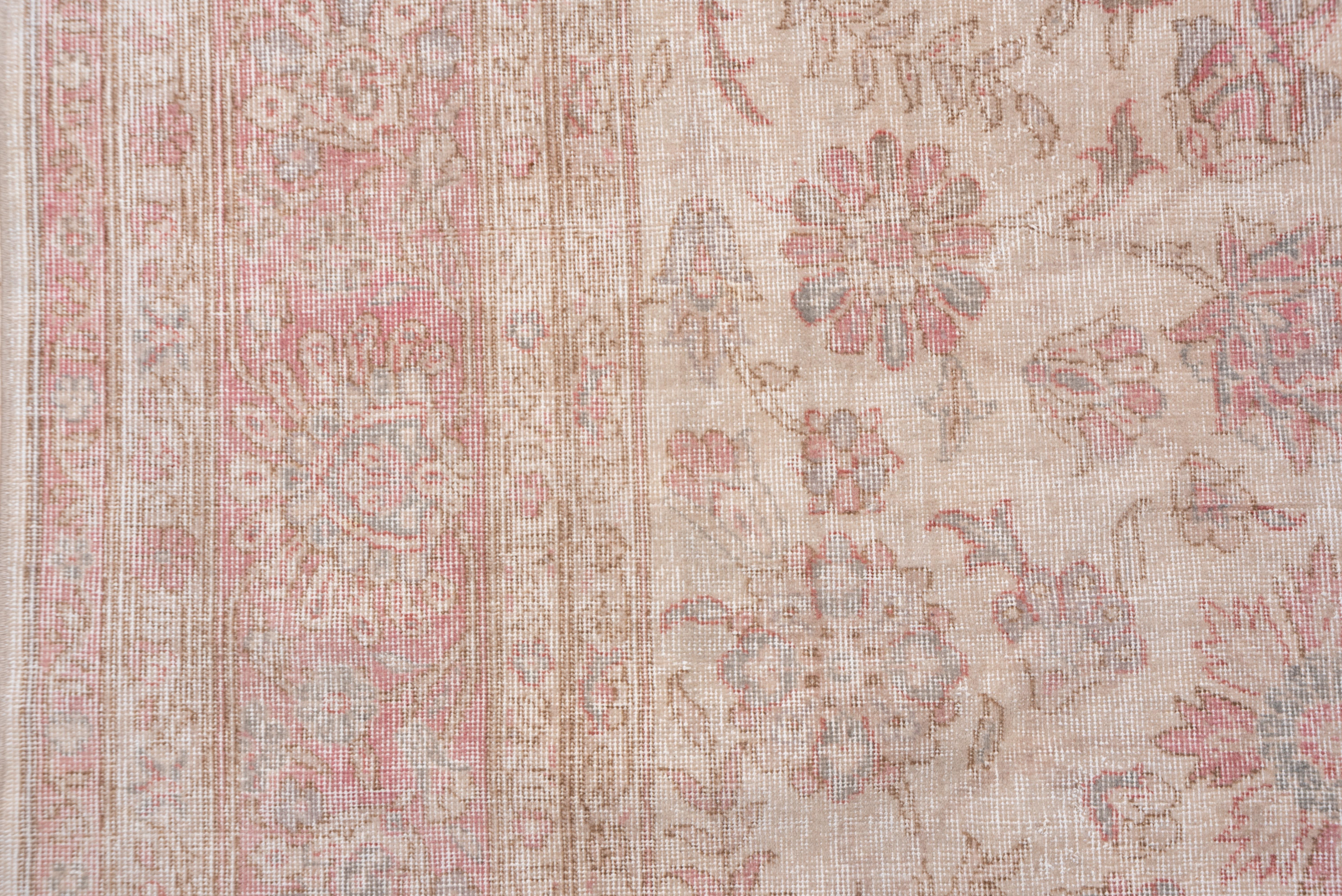 Ivory and Pink Oushak Carpet, Lightly Distressed In Good Condition In New York, NY