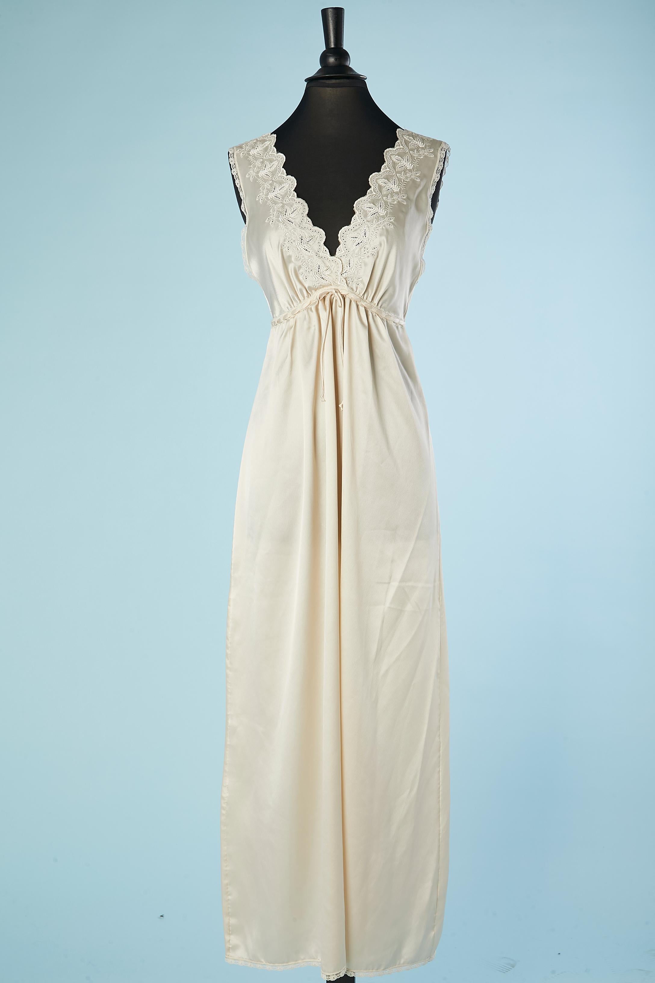Ivory Robe and nightgown with lace Miss Dior Paris New-York  4