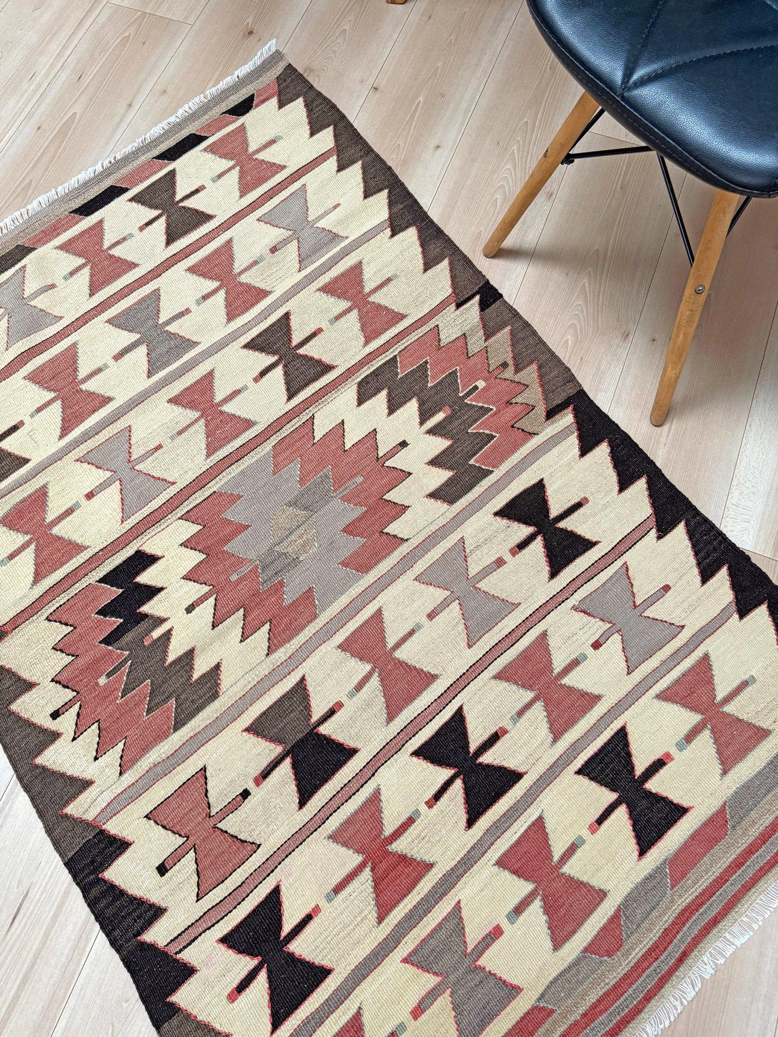 Elfenbein & Rose Mut Kelim - • Türkischer Flachgewebe-Teppich im Navajo-Stil (3'x5') im Angebot 1