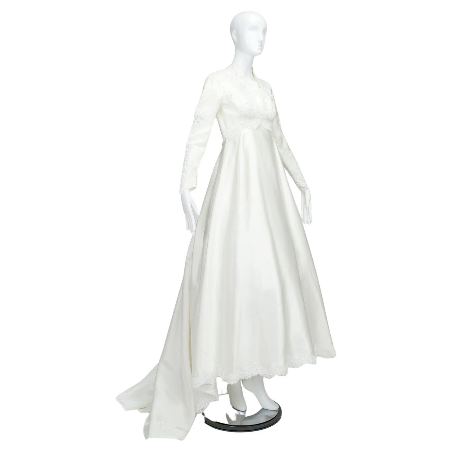 Ivory Satin Queen Anne Empire Wedding Gown w Adjustable Train/Bustle – XS, 1950s For Sale