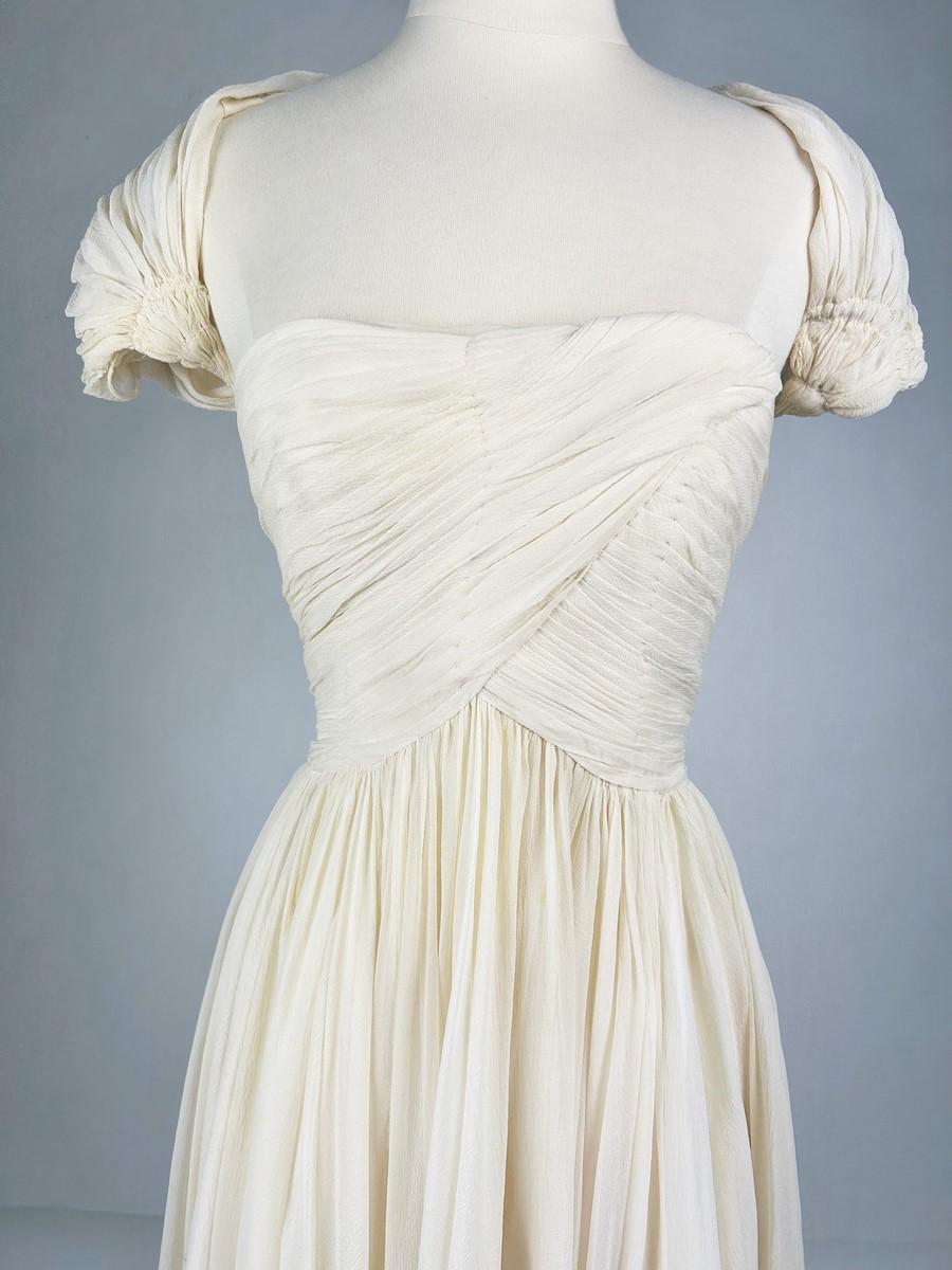 Beige Ivory silk crepe party or ceremony Couture dress - France Circa 1970 For Sale