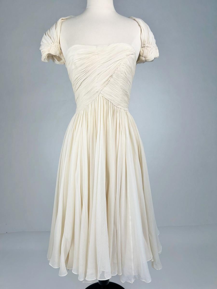 Ivory silk crepe party or ceremony Couture dress - France Circa 1970 For Sale 1