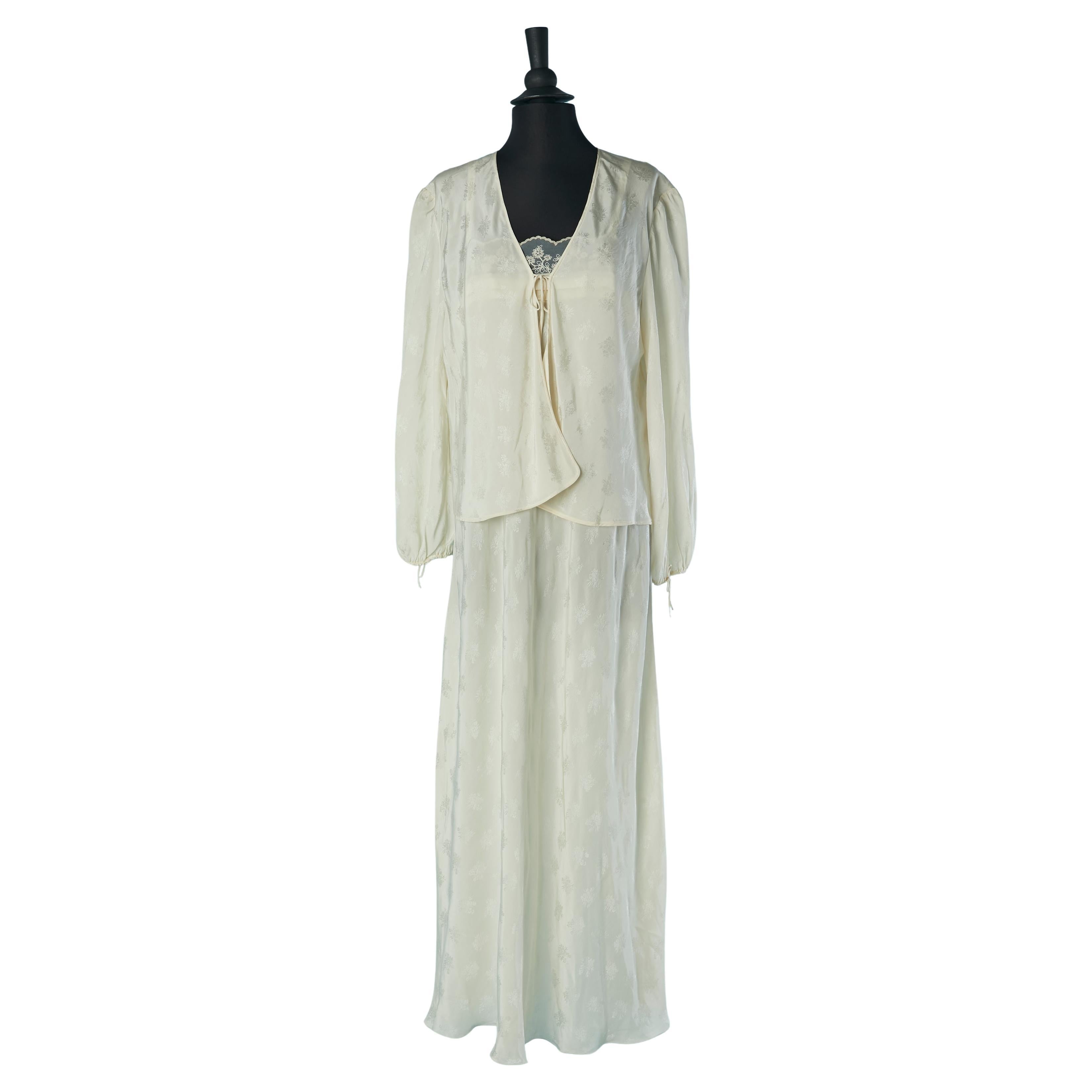 Ivory silk jacquard boléro and nightgown ensemble LIRABIS Circa 1970
s en vente