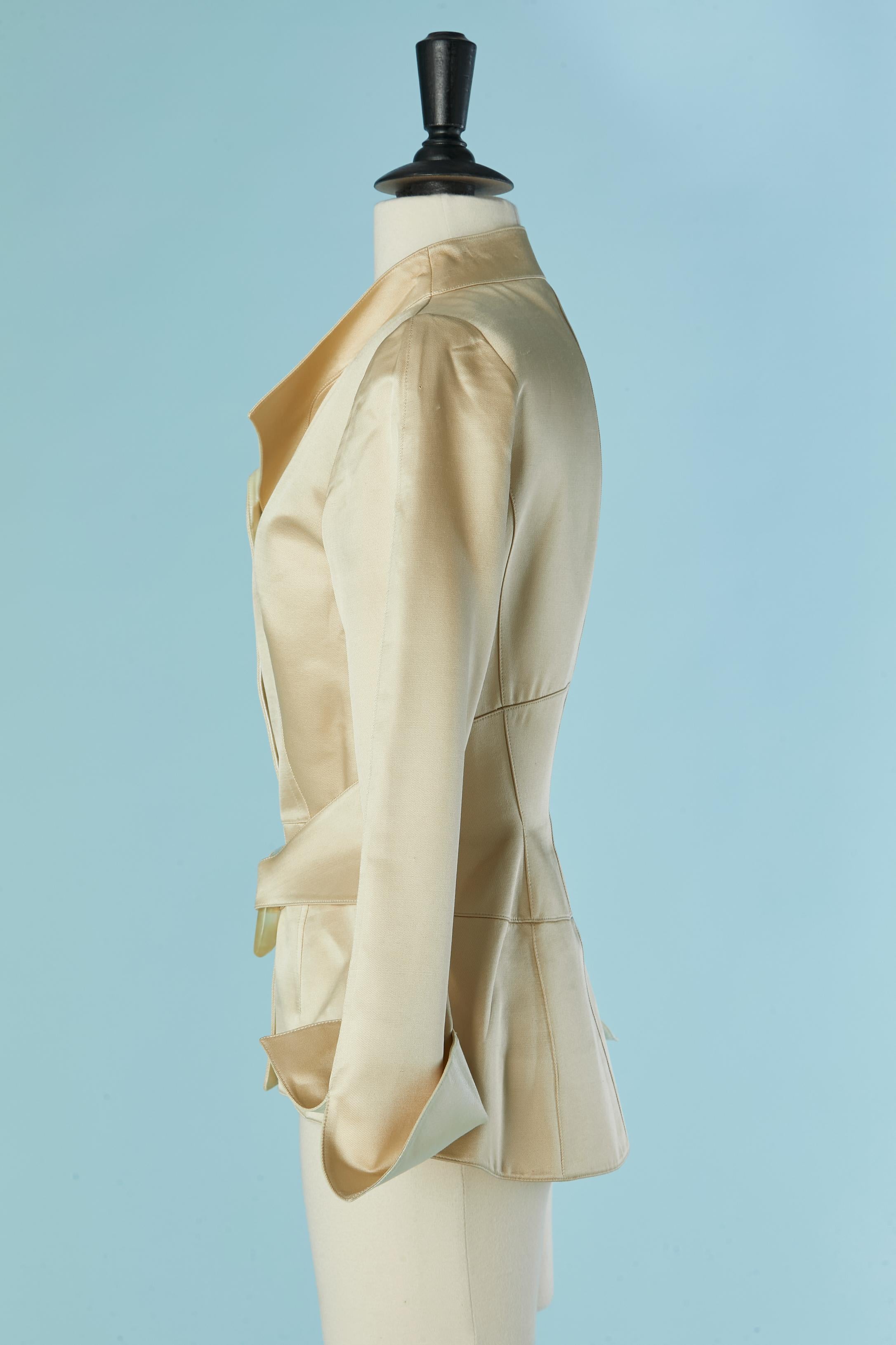 Veste croisée en soie ivoire avec ceinture et boucle Thierry Mugler Couture en vente 1