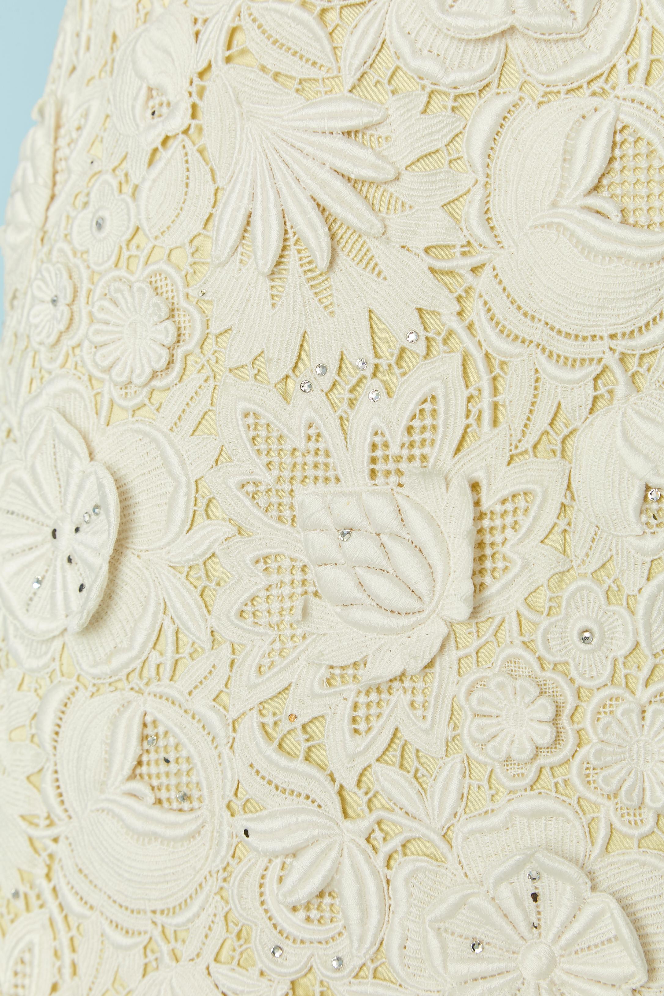 Ivory sleeveless guipure dress with rhinestone embellishment Circa 1960's In Excellent Condition In Saint-Ouen-Sur-Seine, FR