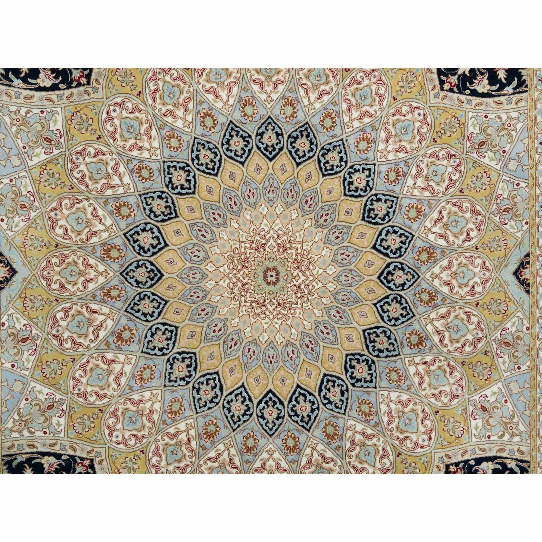 Elfenbeinfarbener handgeknüpfter Nain-Teppich aus weicher Wolle mit Gumbad-Design 250 KPSI 8'0