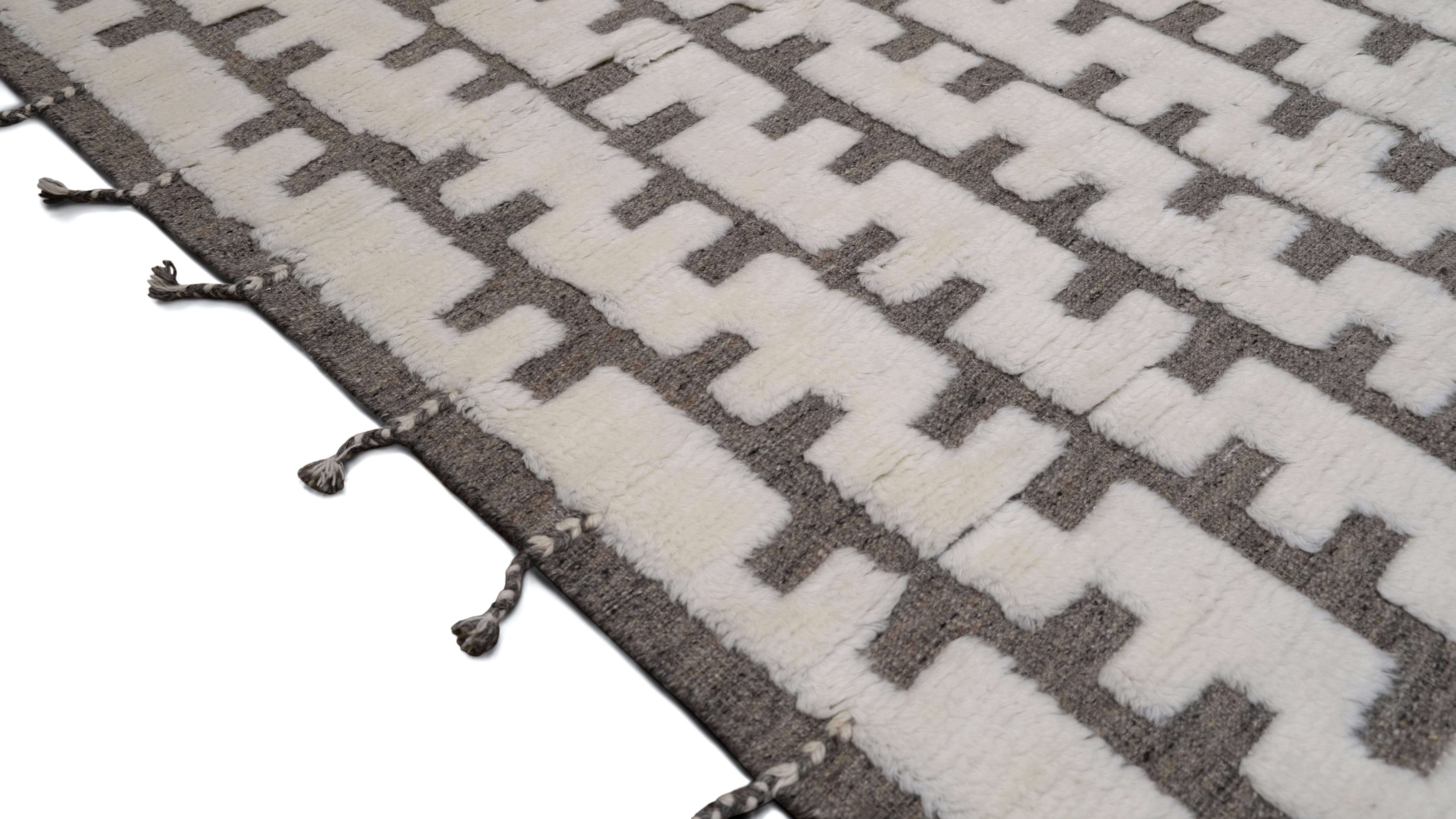 Contemporary Ivory Taupe Geometric Patterned  Wool Rug 9'1''x12' For Sale