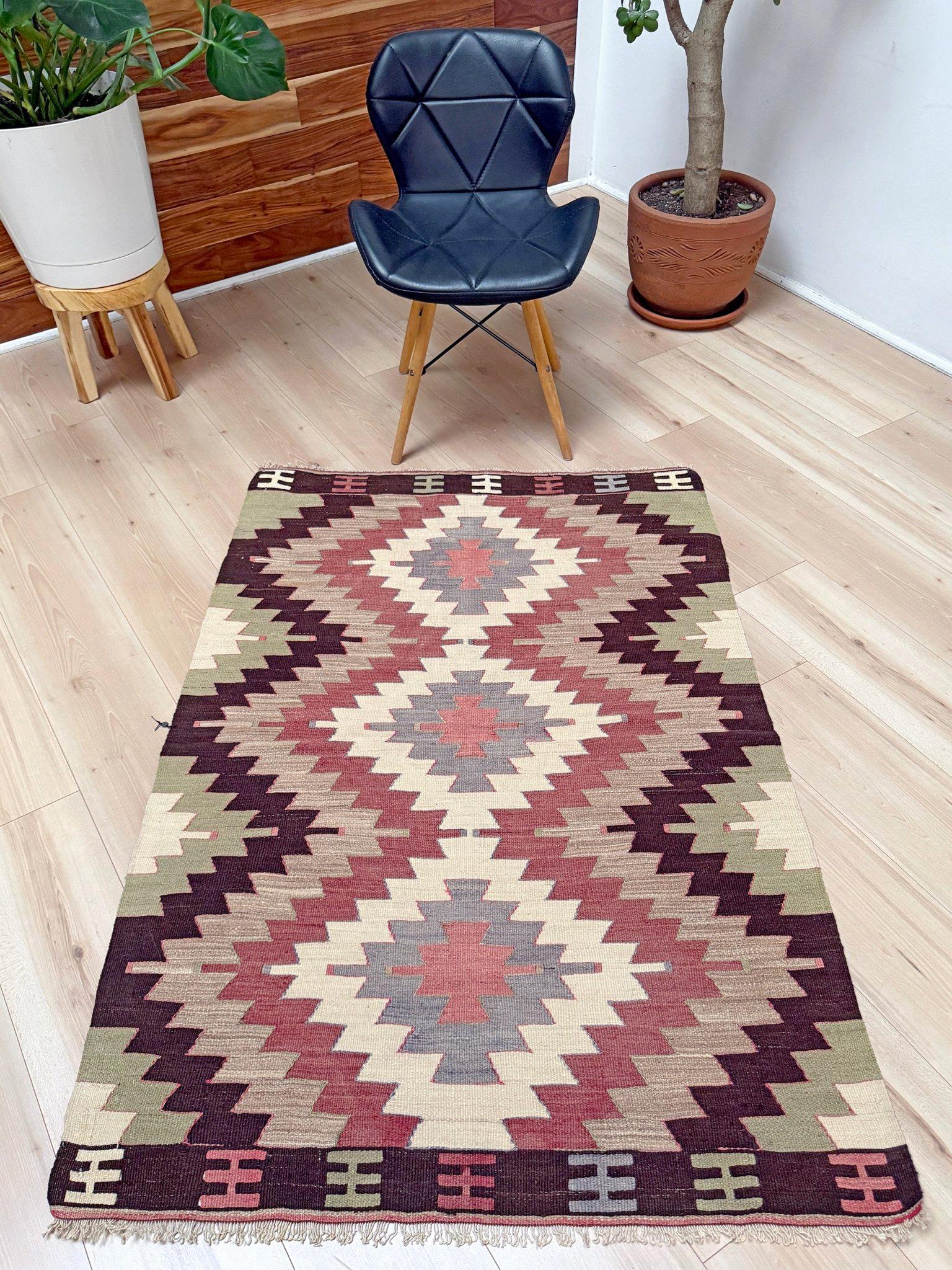Elfenbein & Terrakotta Mut Kilim - • Navajo-Stil Stammes-Flachgewebe-Teppich (4'x6') (Kelim) im Angebot