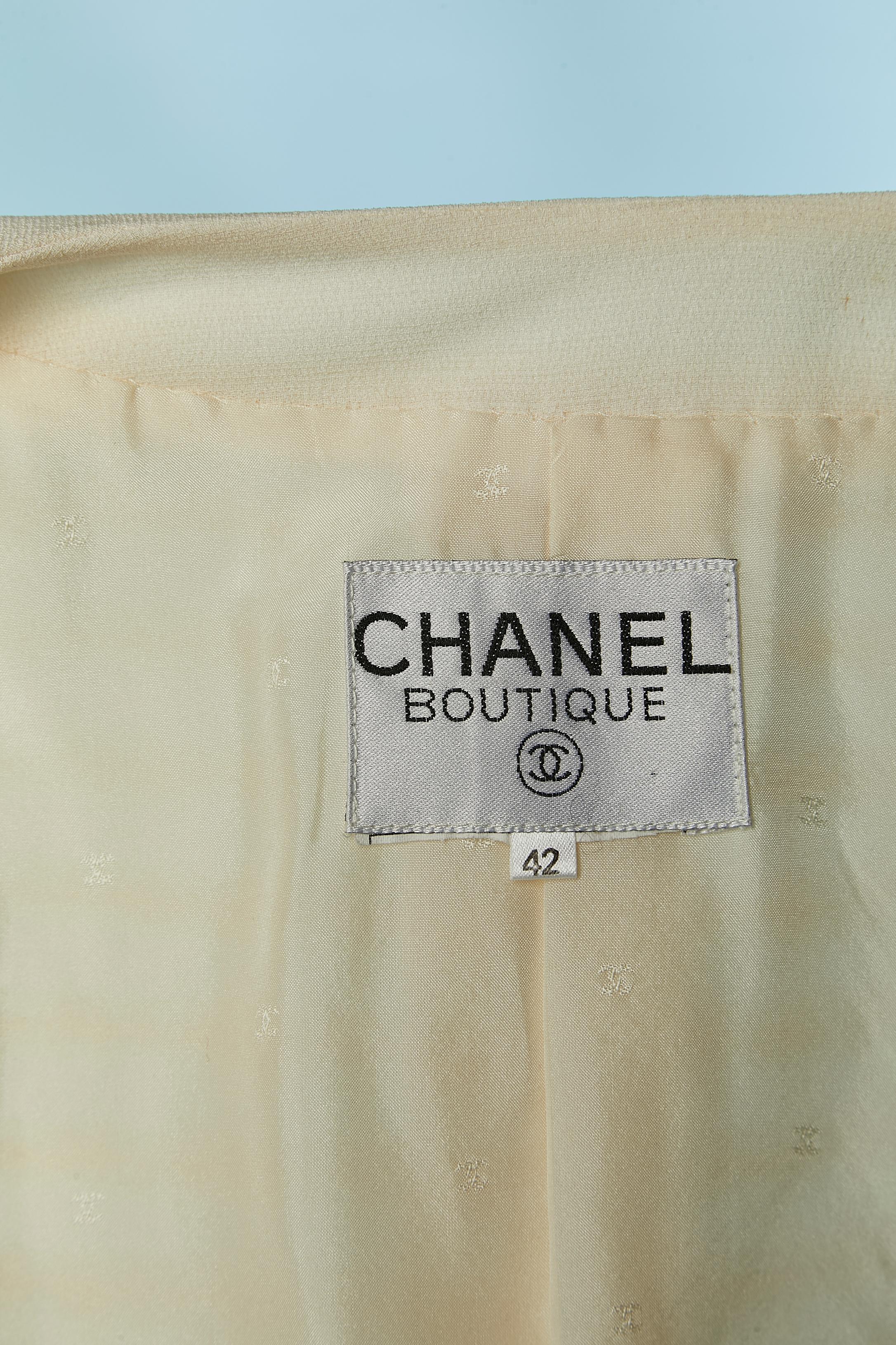 Einreihige Jacke aus elfenbeinfarbenem Tweed CHANEL BOUTIQUE im Angebot 4