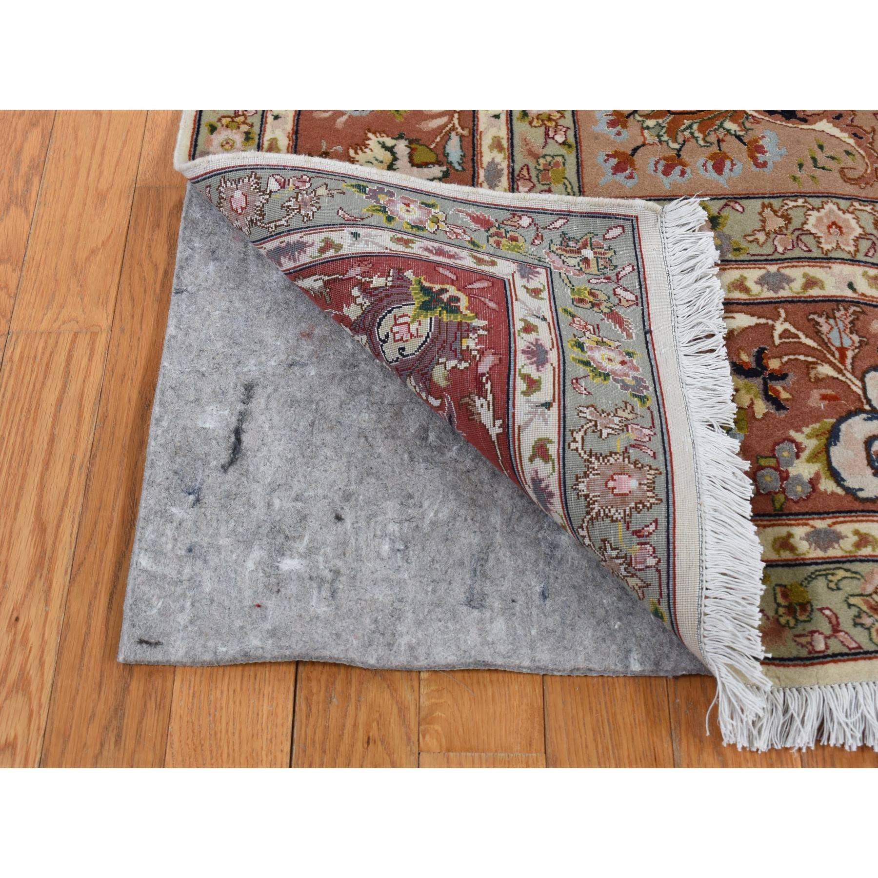 Ivory Used Persian Tabriz 400 KPSI Wool-Silk Hand Knotted In Perfect Shape Rug In Fair Condition In Carlstadt, NJ