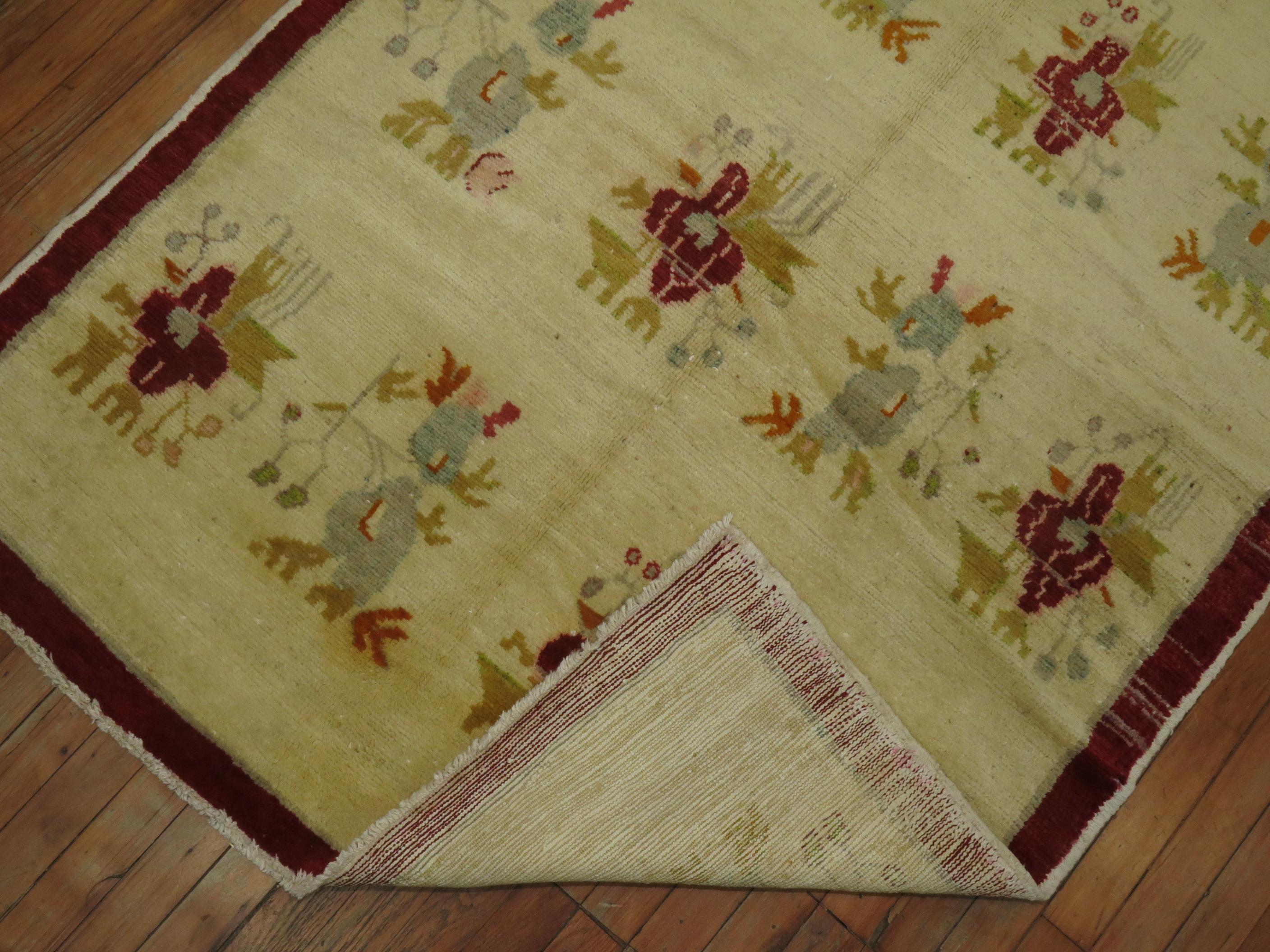 Türkischer Vintage-Teppich in Elfenbein (Handgeknüpft) im Angebot