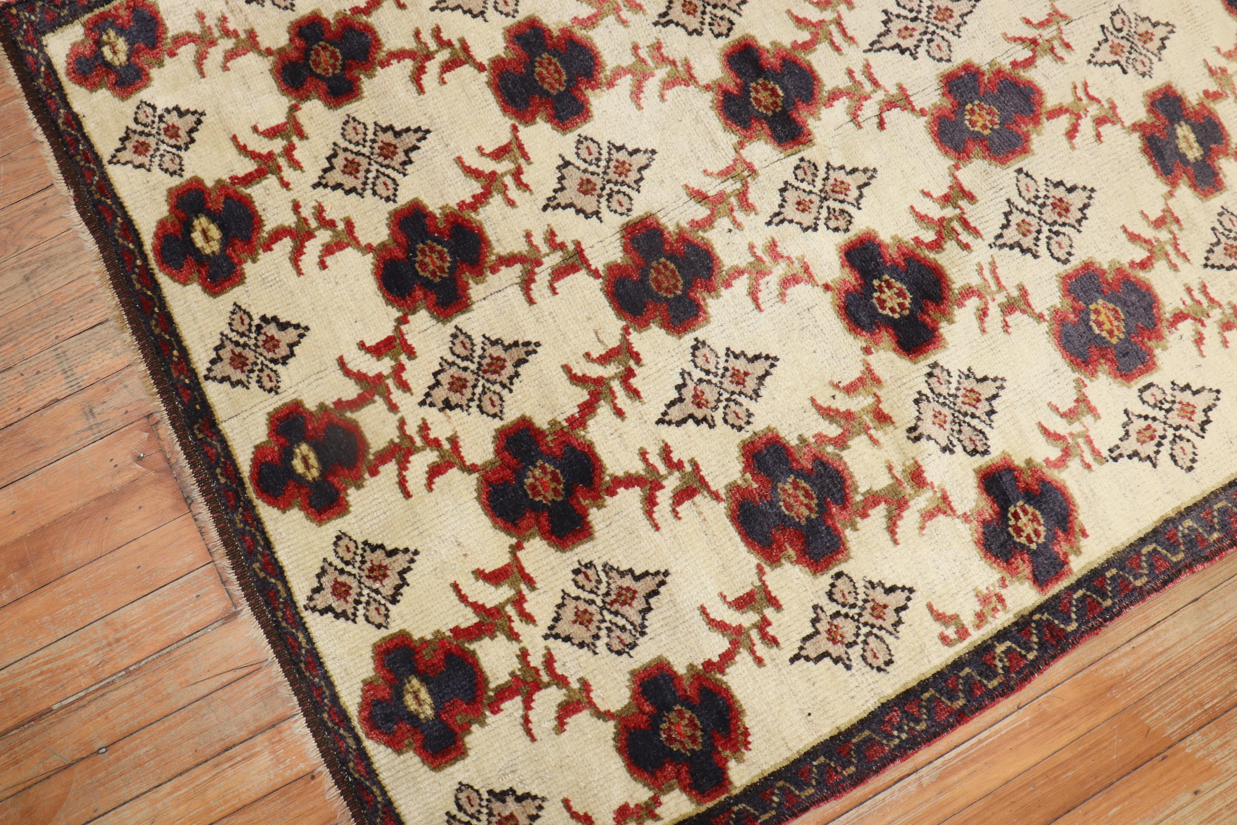 Ivory Vintage Turkish Square Rug In Good Condition For Sale In New York, NY