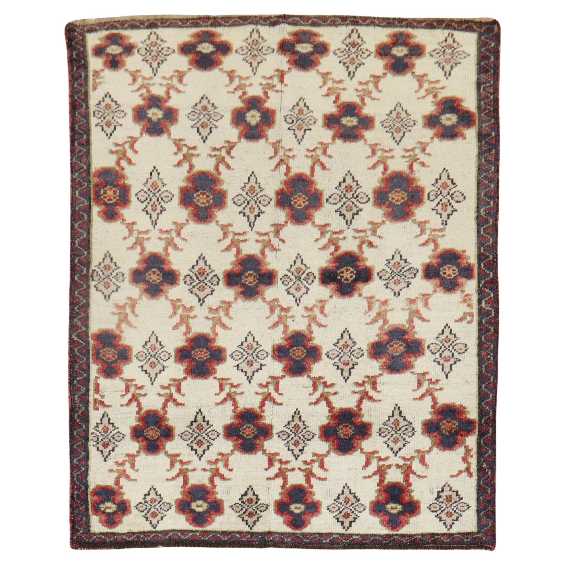 Carré turc vintage ivoire  Tapis Konya en vente