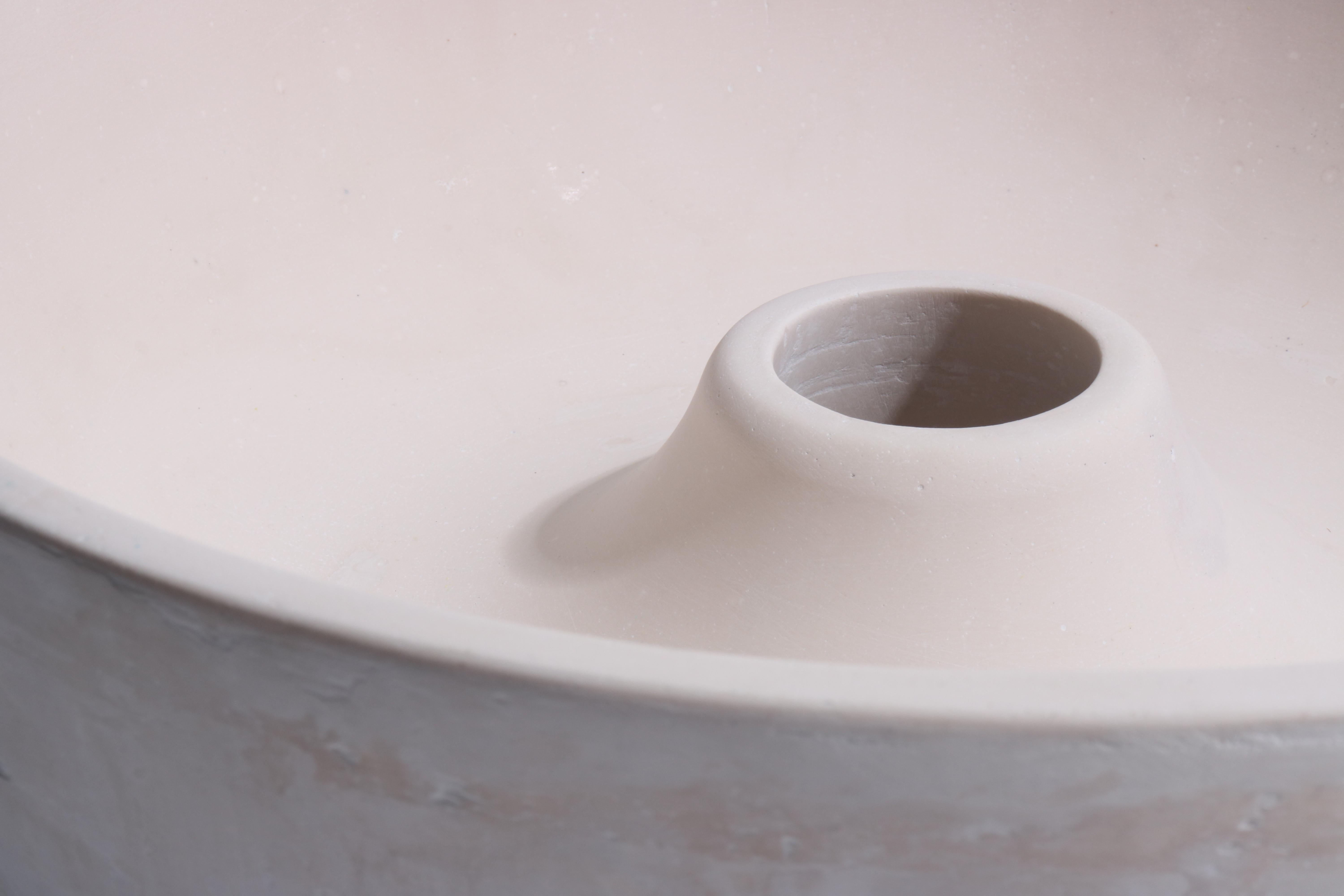 Acrylic Ivory White Twirl Bowl by Lenny Stöpp For Sale