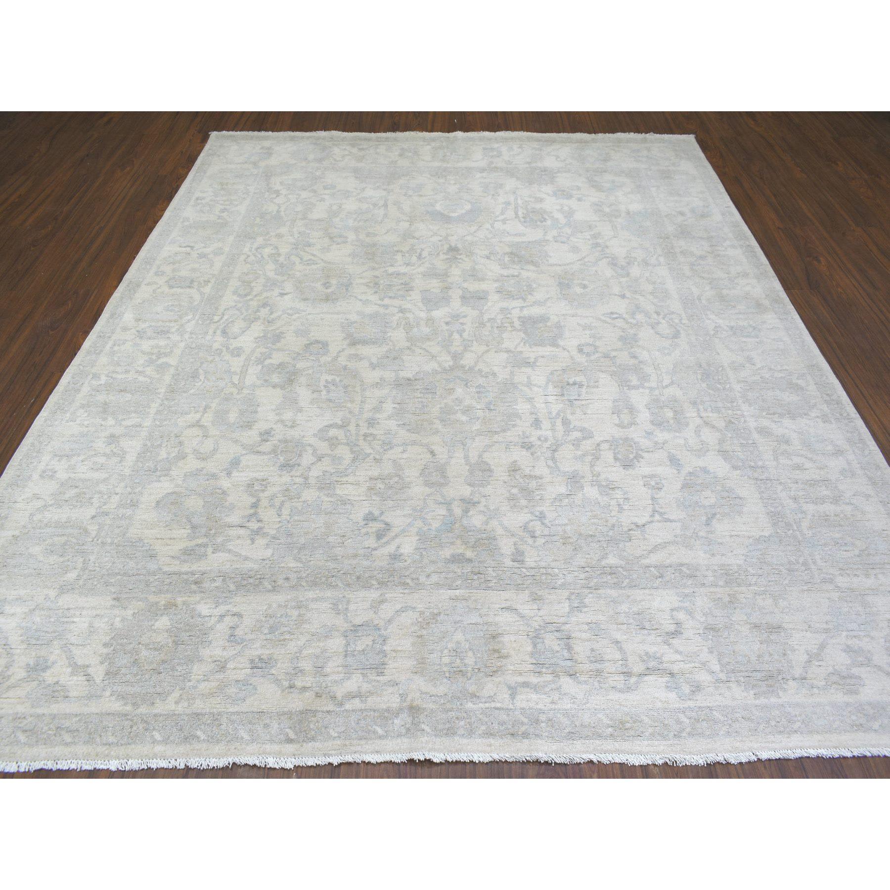 Handgeknüpfter orientalischer Teppich aus Bio-Wolle in Elfenbein, weiß gewaschen, Peshawar, 8'3