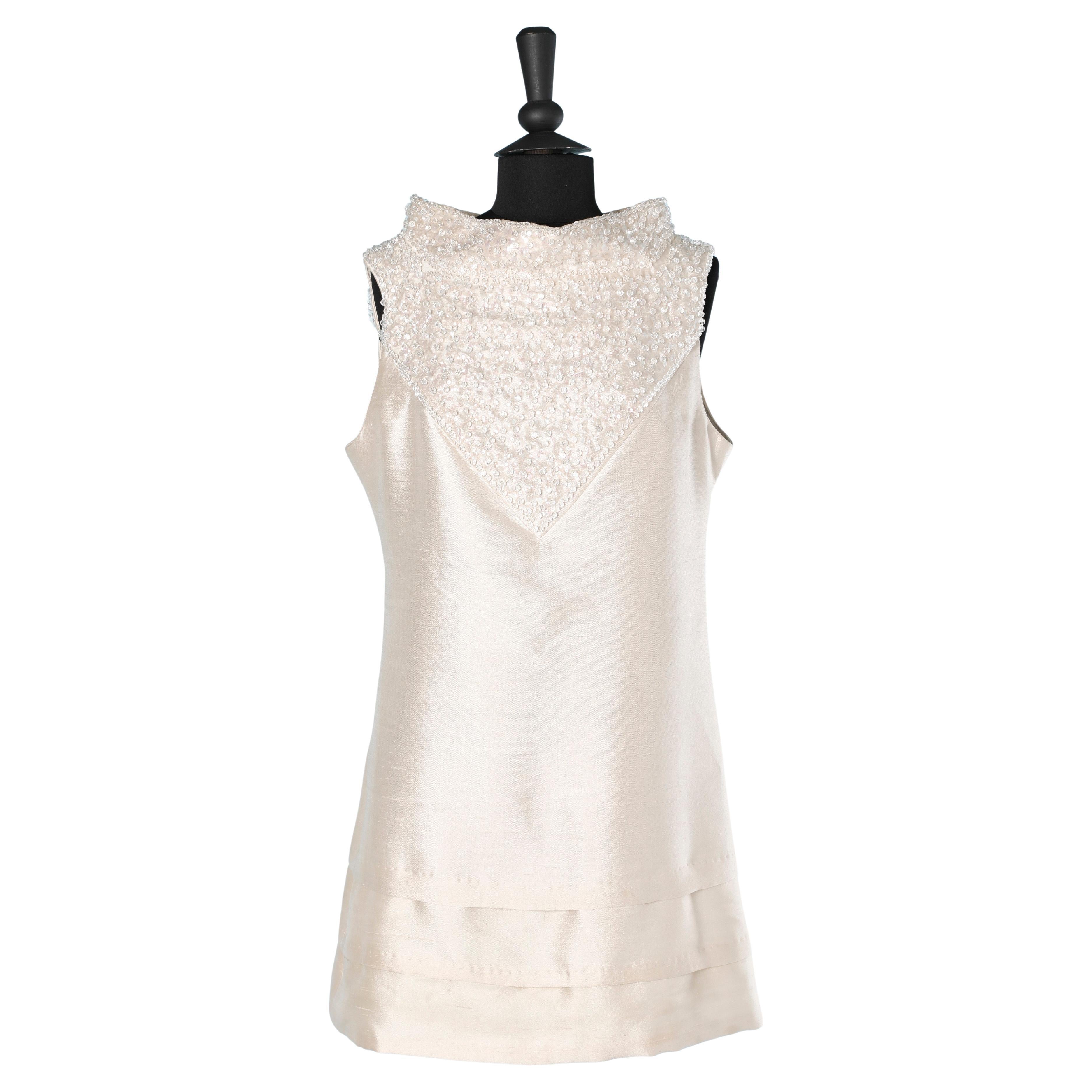 Ivory wild silk cocktail dress with beadwork and sequin embroideries Circa 1960 For Sale