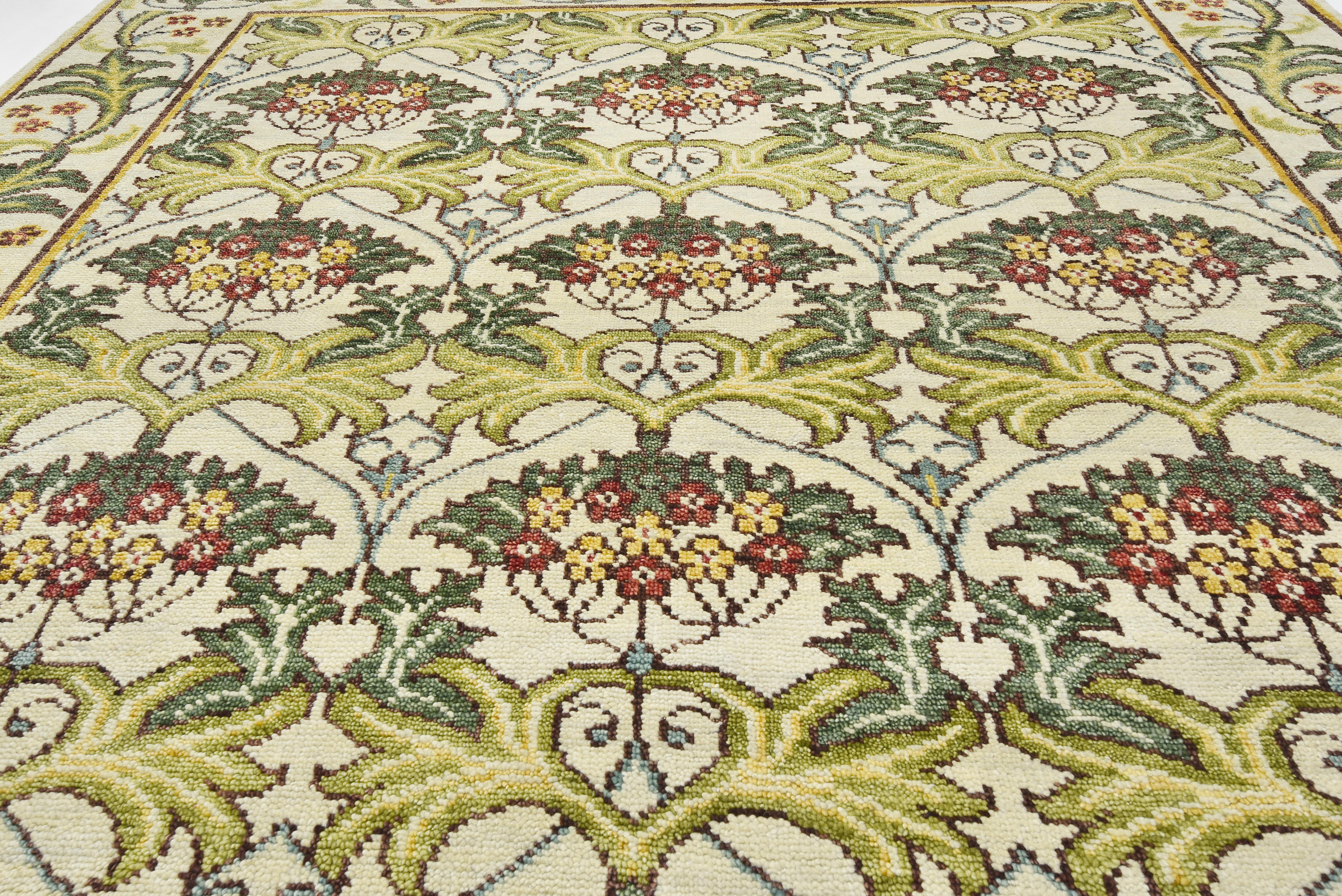 William Morris inspirierter Teppich in Elfenbein (Indisch) im Angebot