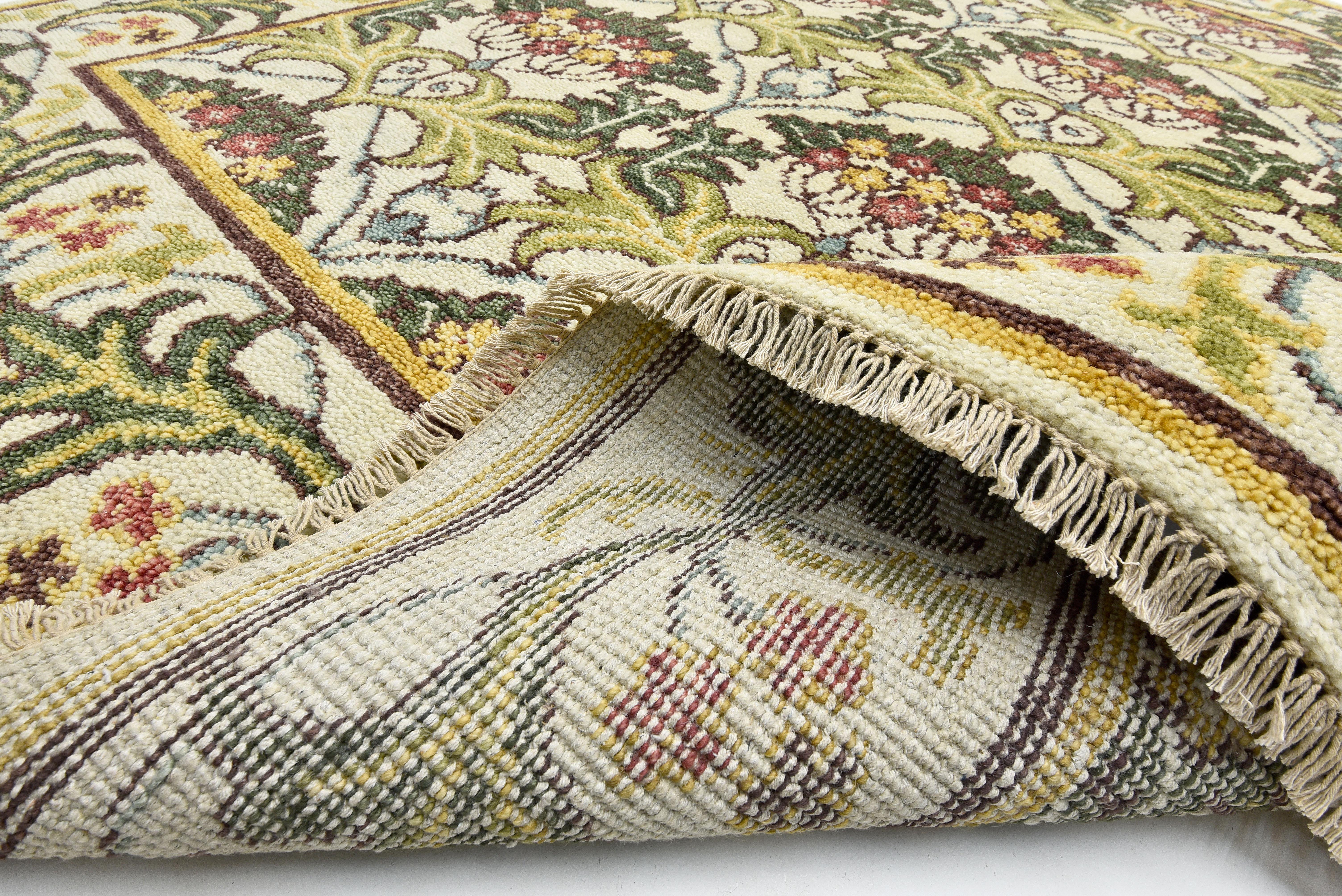 Ivory William Morris Inspired Area Rug In New Condition For Sale In Laguna Hills, CA