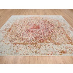 Handgeknüpfter quadratischer Orientteppich aus elfenbeinfarbener Wolle und reiner Seide in persischem Design 10'x10'