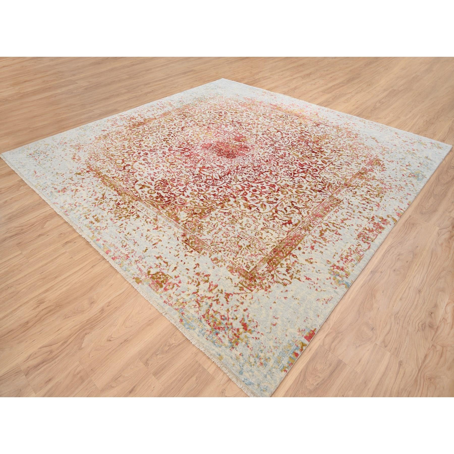 Handgeknüpfter quadratischer Orientteppich aus elfenbeinfarbener Wolle und reiner Seide in persischem Design 10'x10' (Moderne) im Angebot
