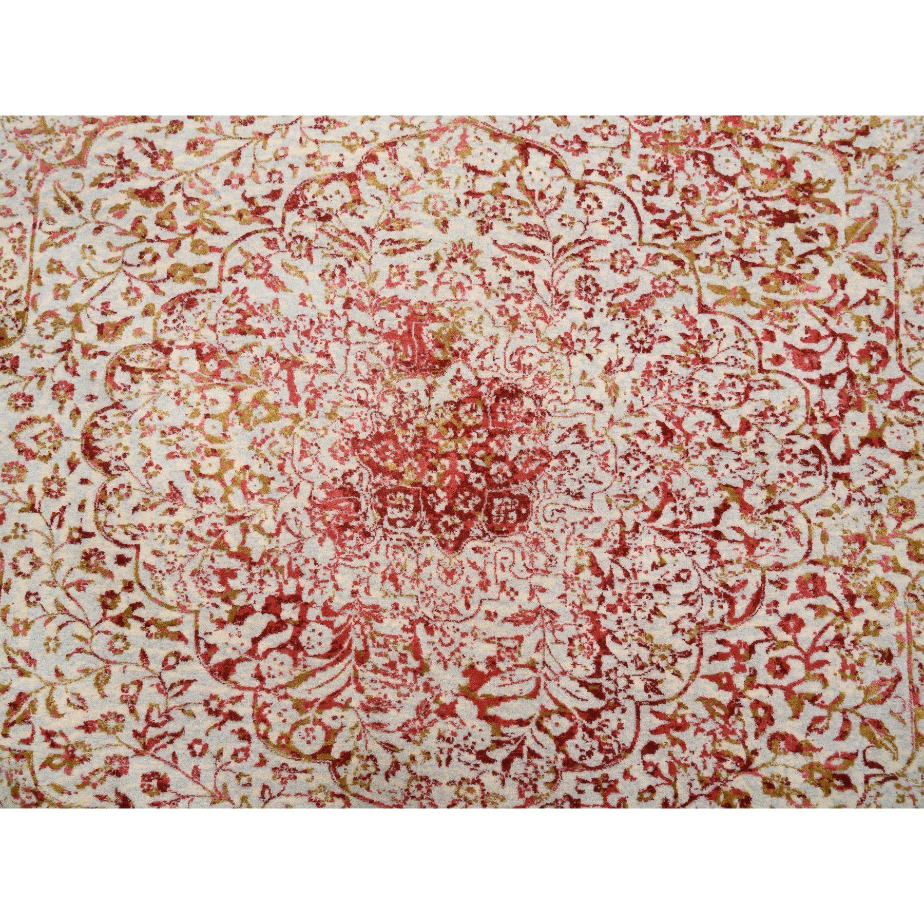 Handgeknüpfter quadratischer Orientteppich aus elfenbeinfarbener Wolle und reiner Seide in persischem Design 10'x10' im Angebot 2