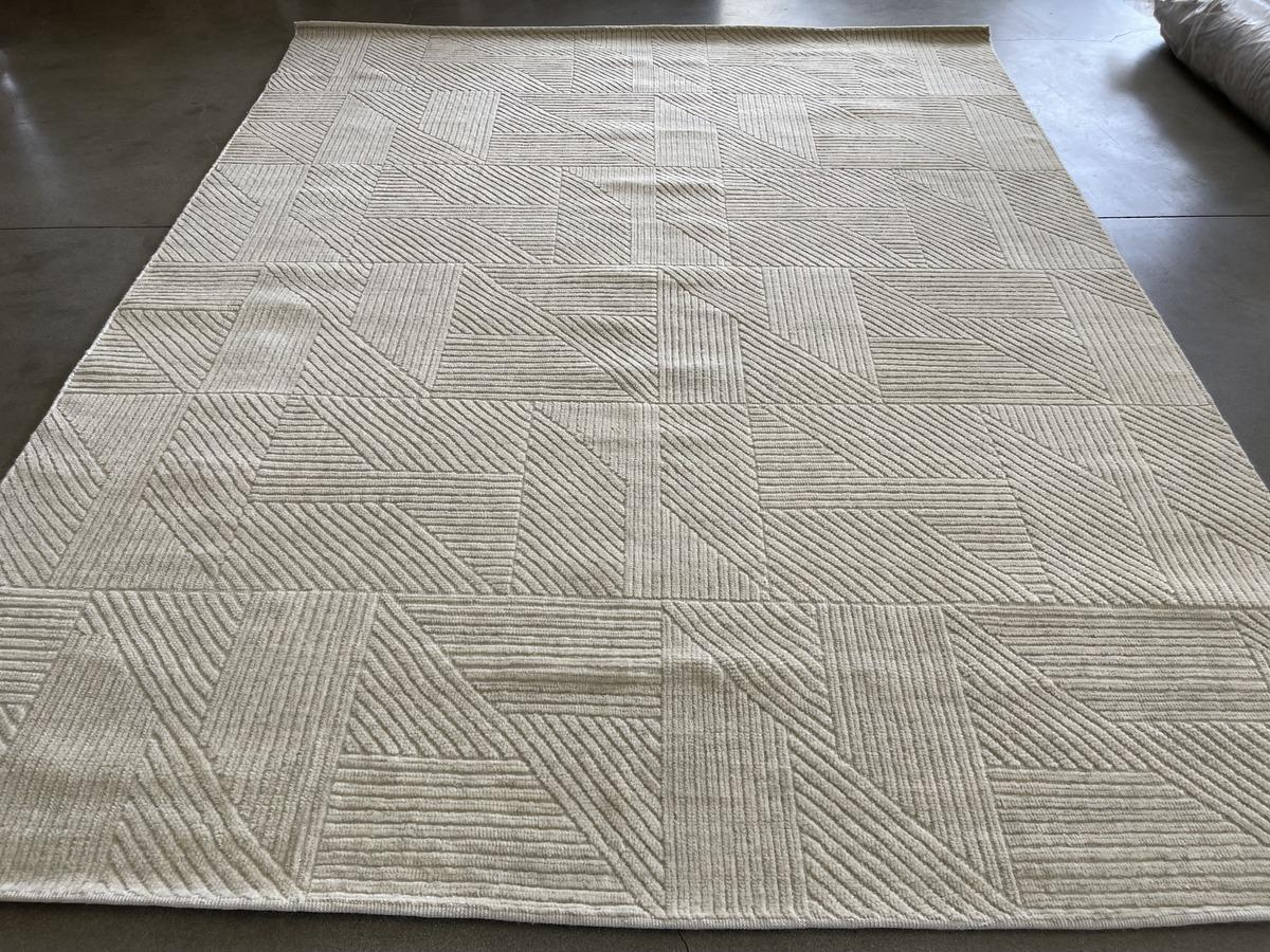 Hand-Knotted Ivory Wool Area Rug For Sale