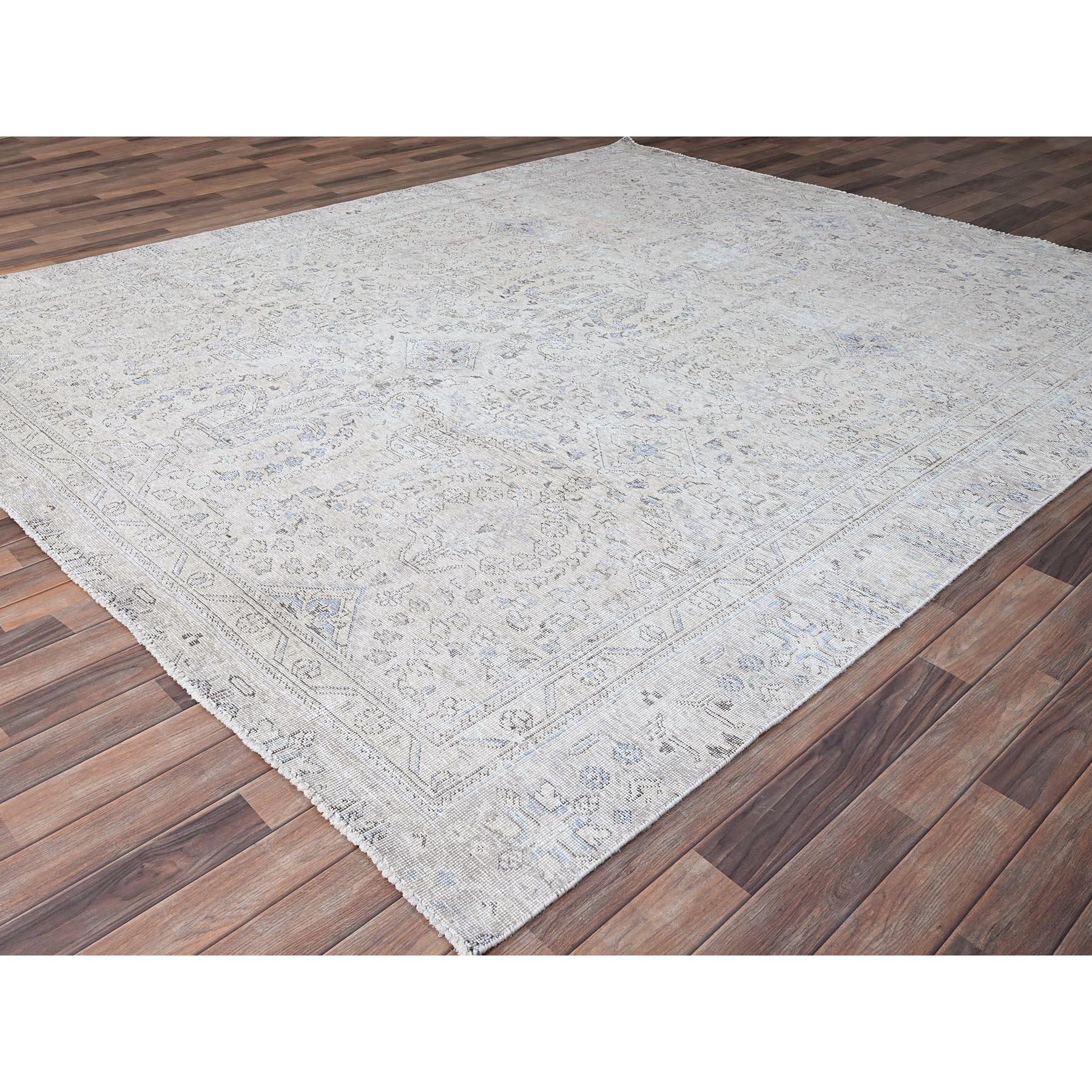 Persiano Tappeto avorio in lana annodato a mano vintage persiano White Wash Tabriz pulito e consumato in vendita