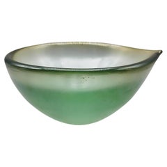 IVR Mazzega Centro de mesa de cristal de Murano verde iridiscente y ácido, Italia Años 50