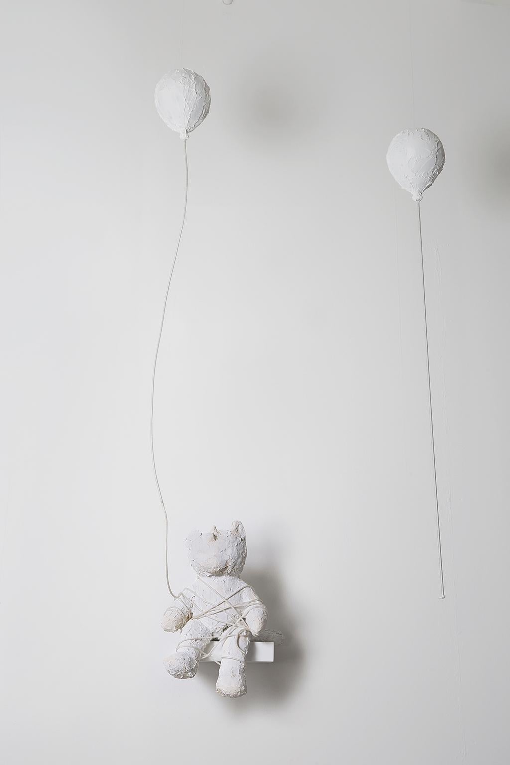 Ivy Naté Figurative Sculpture - Sculpture of Bear with balloons: 'Bear with Balloons'