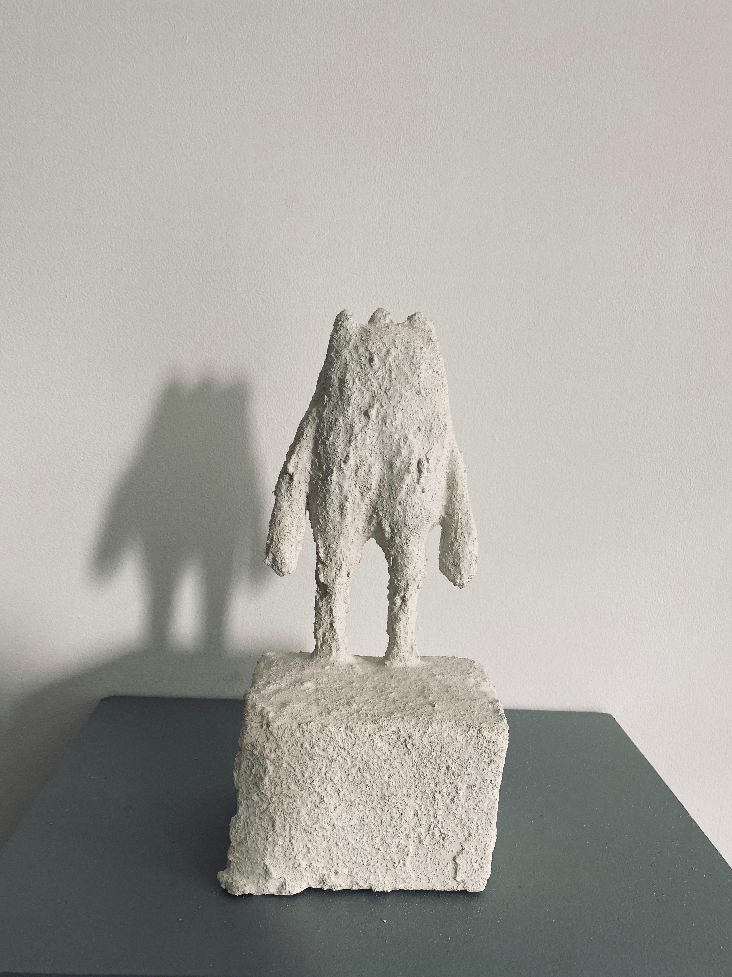 Petit totem en ciment : « La tribu n° 15 » - Contemporain Sculpture par Ivy Naté